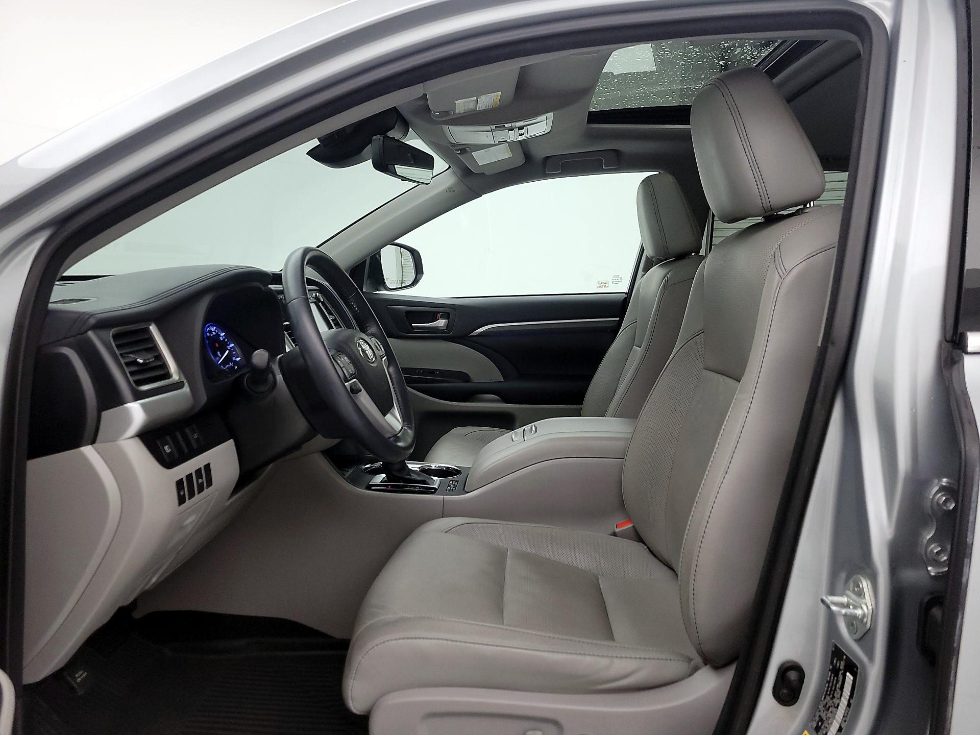 Thumbnail: 2017 Toyota Highlander - 19