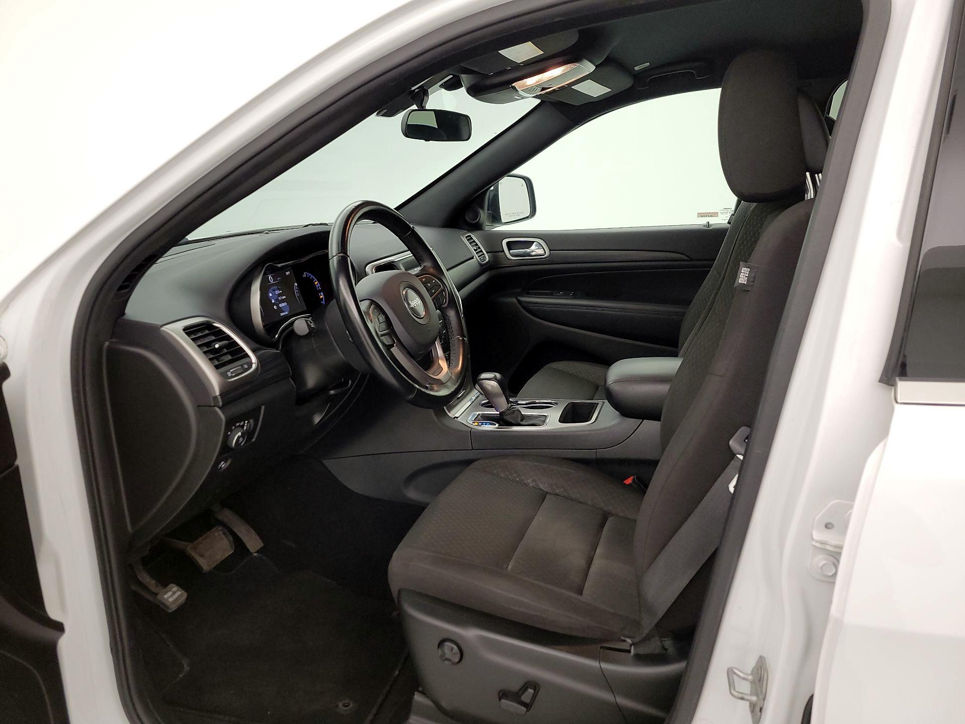 Thumbnail: 2020 Jeep Grand Cherokee - 11