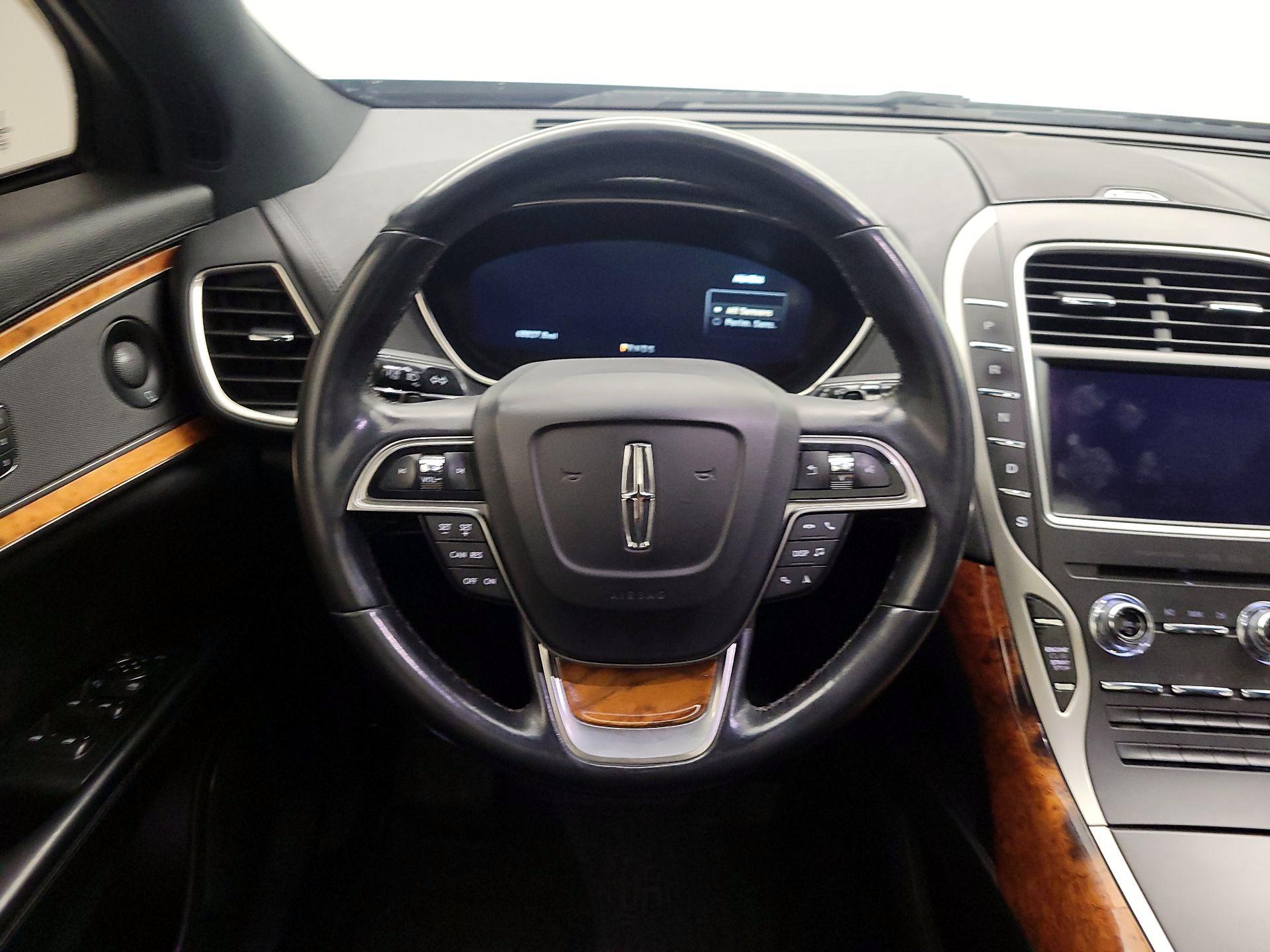 Thumbnail: 2020 Lincoln Nautilus - 10