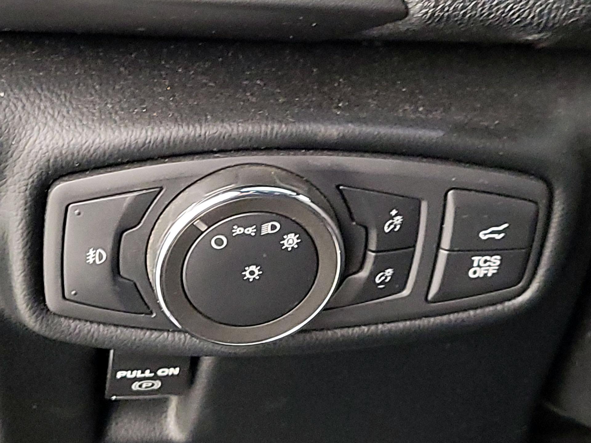 Thumbnail: 2020 Lincoln Nautilus - 13