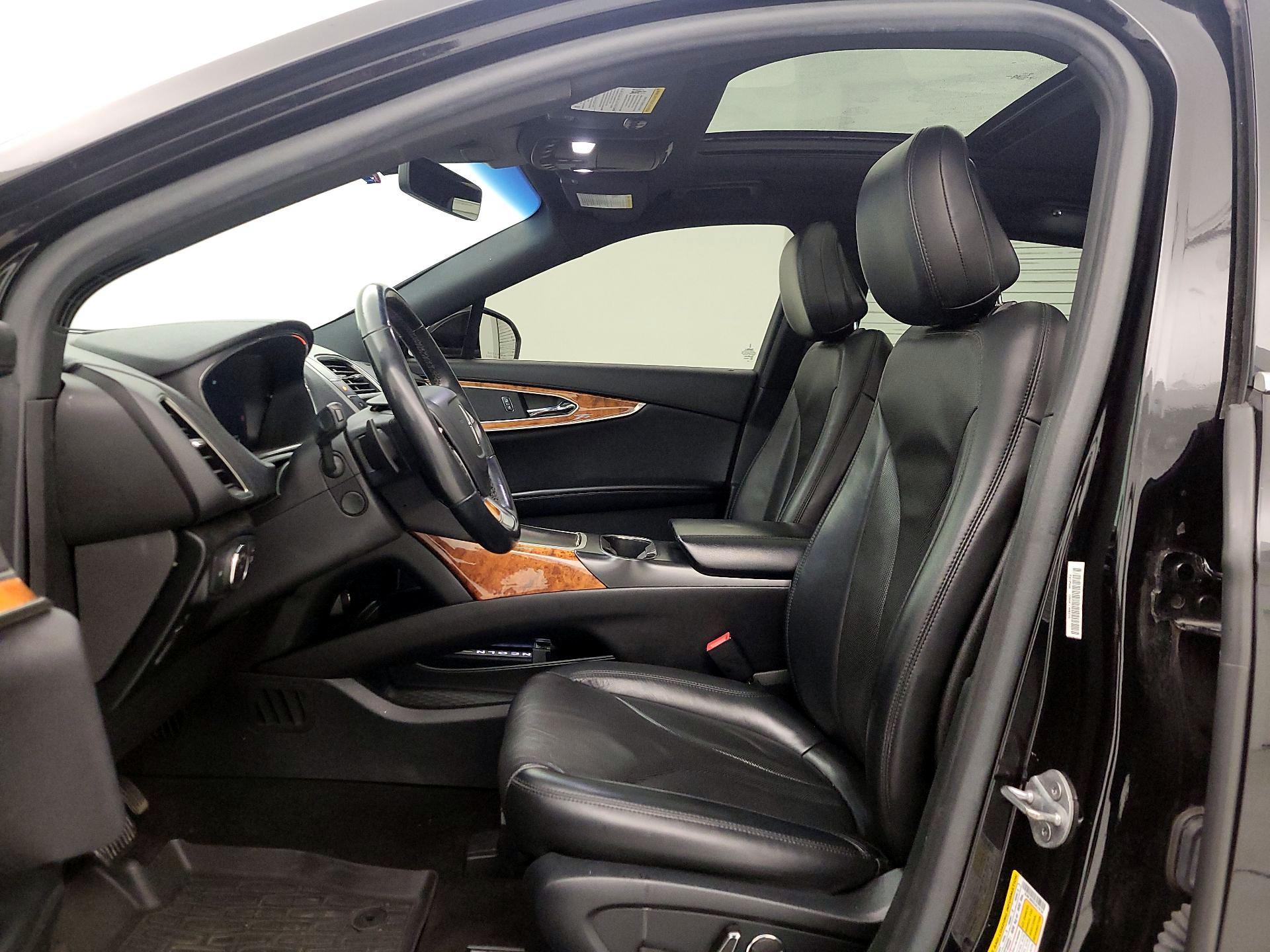 Thumbnail: 2020 Lincoln Nautilus - 19