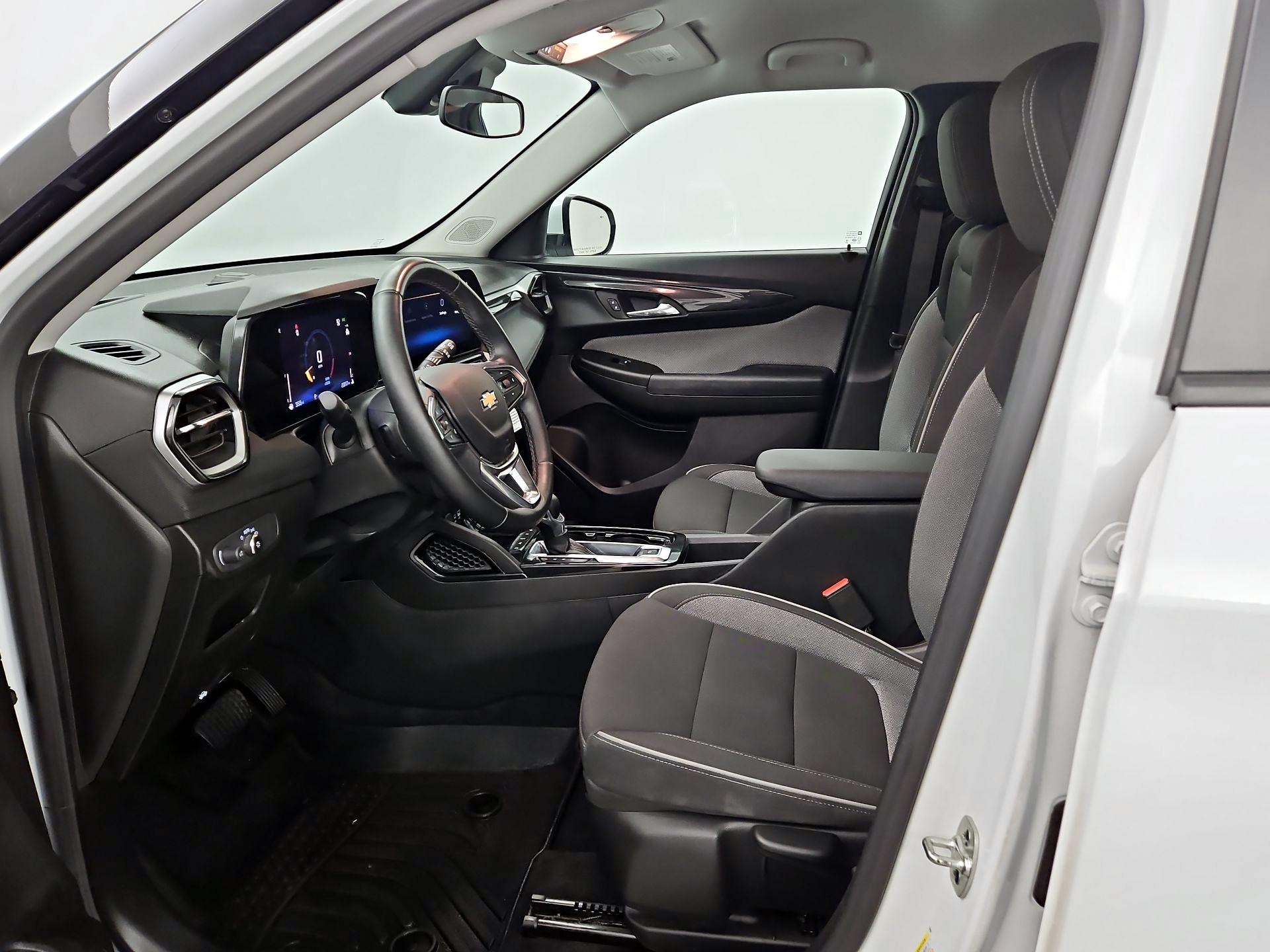 Thumbnail: 2025 Chevrolet TrailBlazer - 11