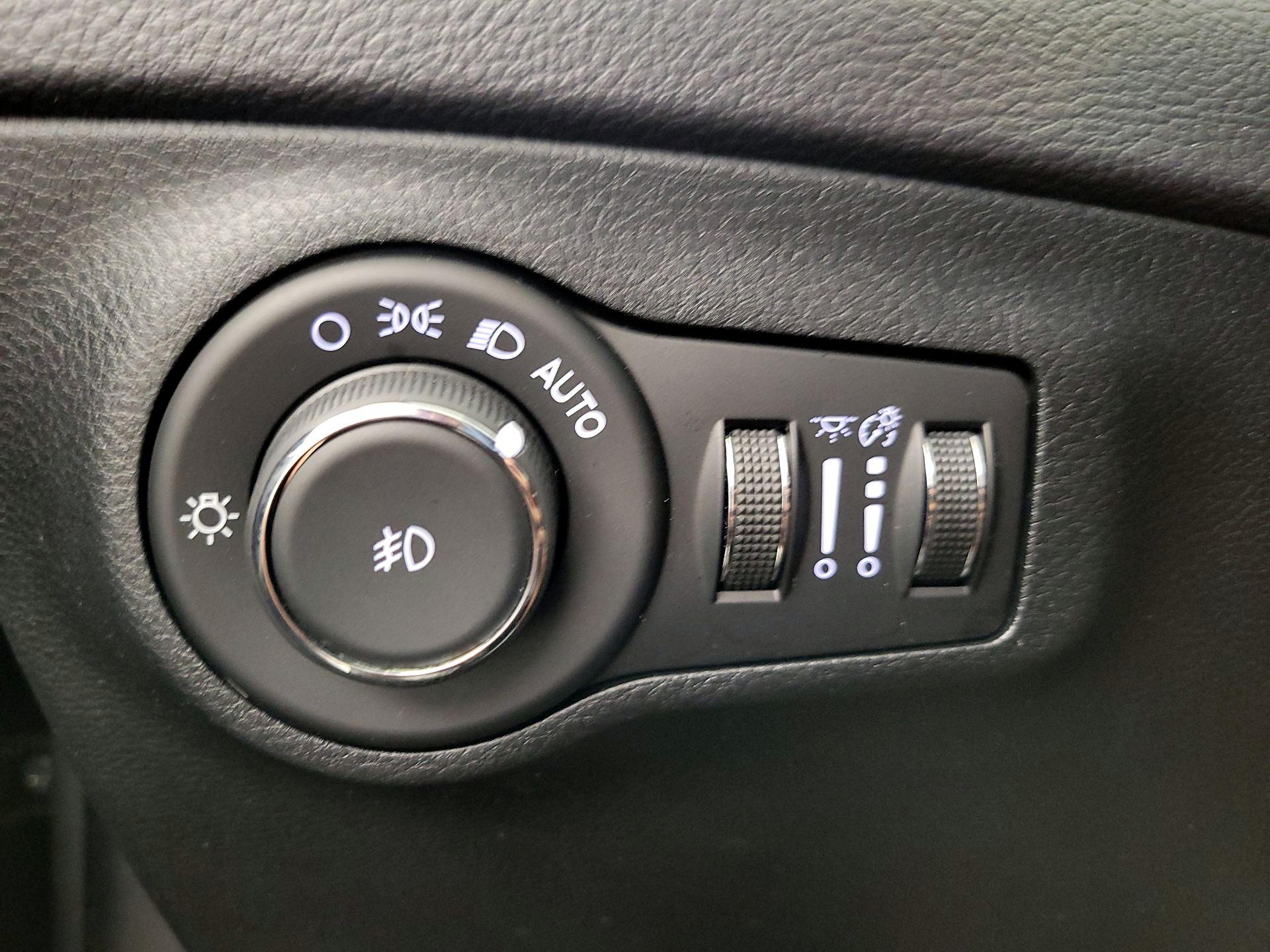 Thumbnail: 2018 Jeep Compass - 13