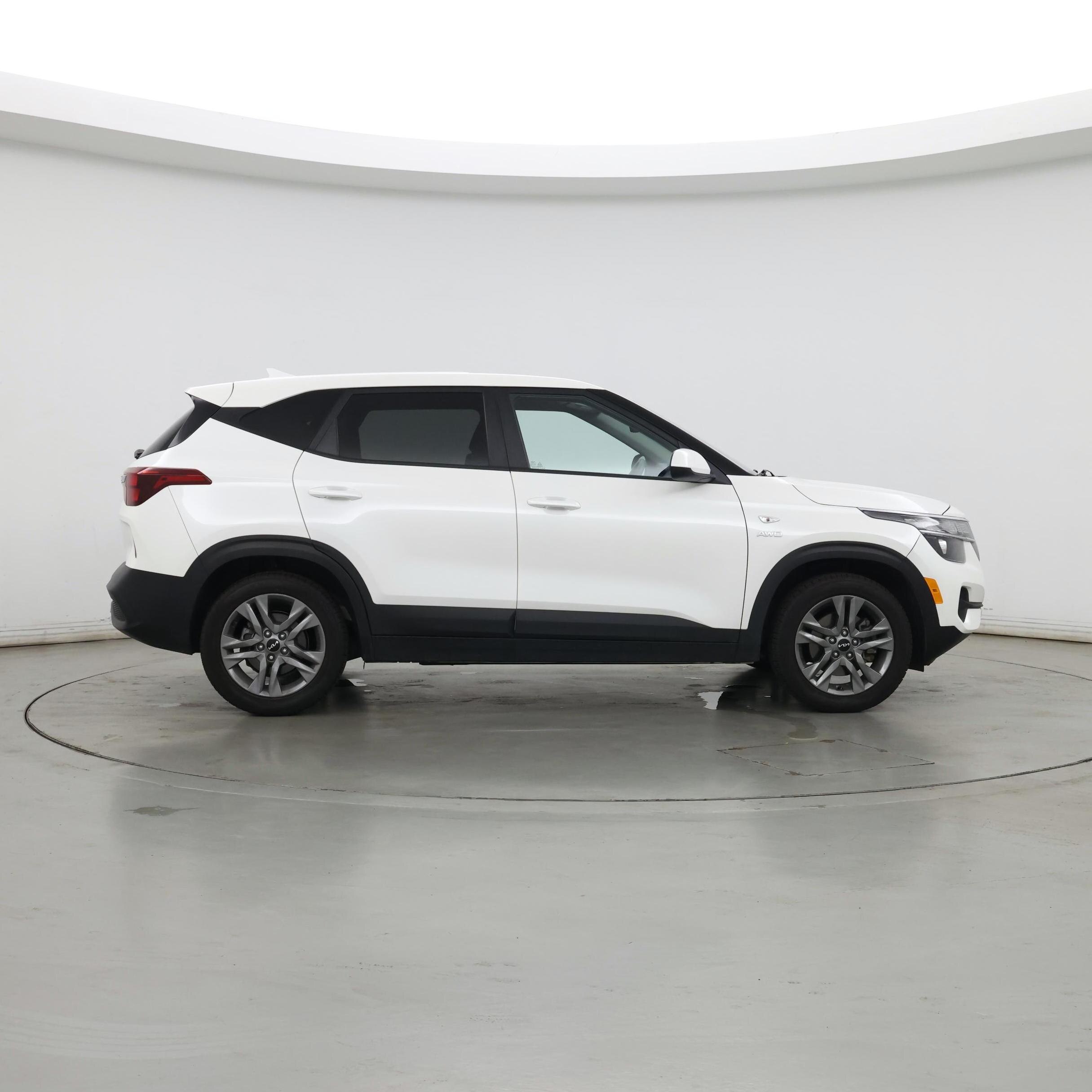 Thumbnail: 2022 Kia Seltos - 7
