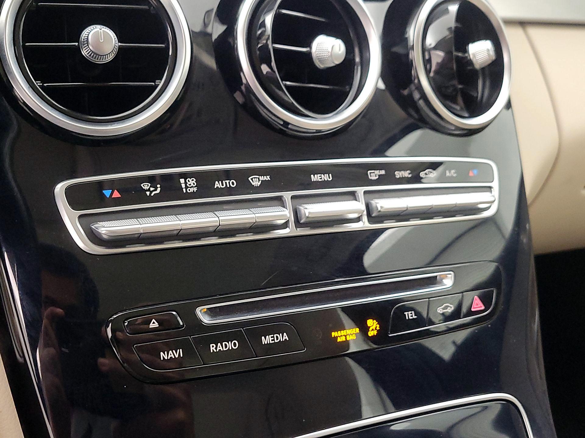 Thumbnail: 2016 Mercedes-Benz C-Class - 16