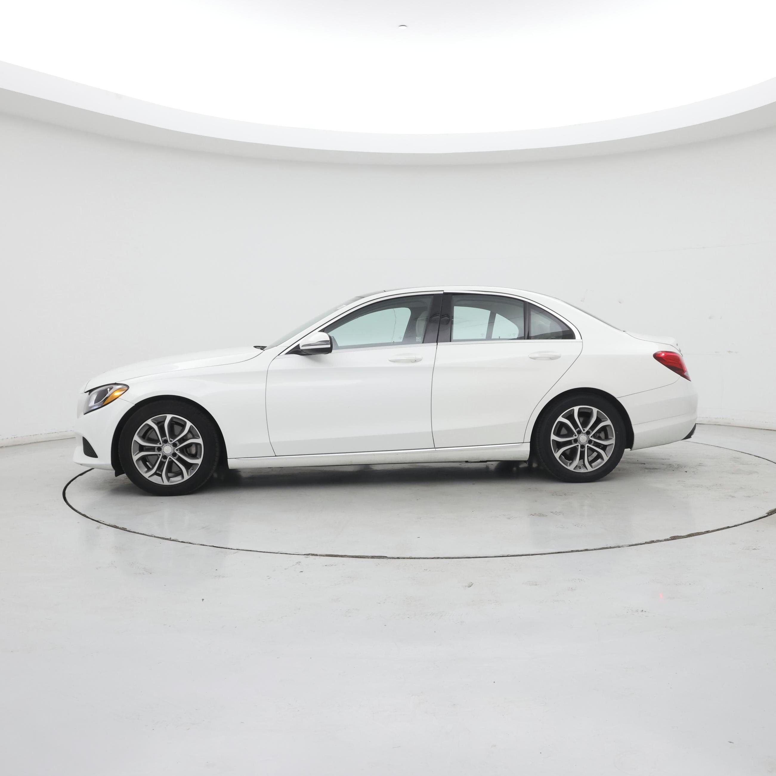 Thumbnail: 2016 Mercedes-Benz C-Class - 3