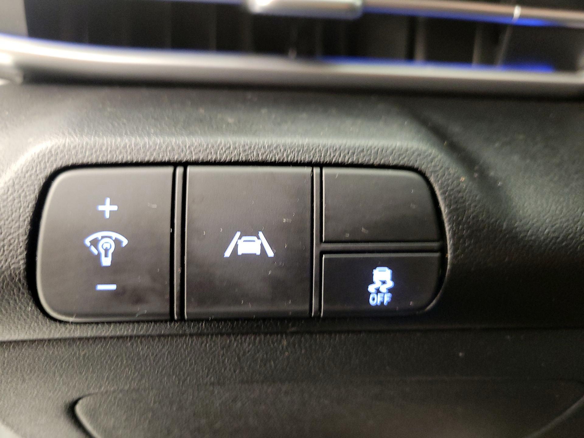 Thumbnail: 2021 Hyundai Elantra - 13