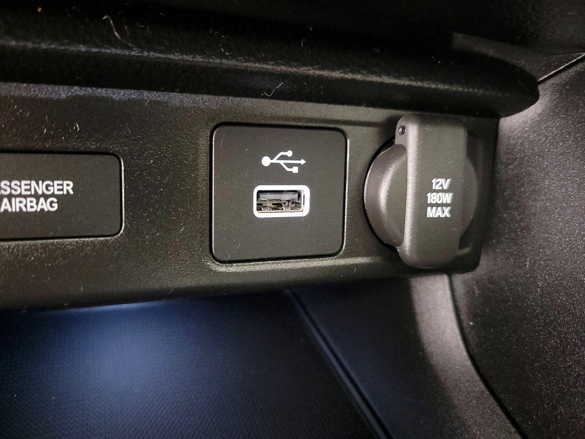 Thumbnail: 2023 Acura Integra - 18