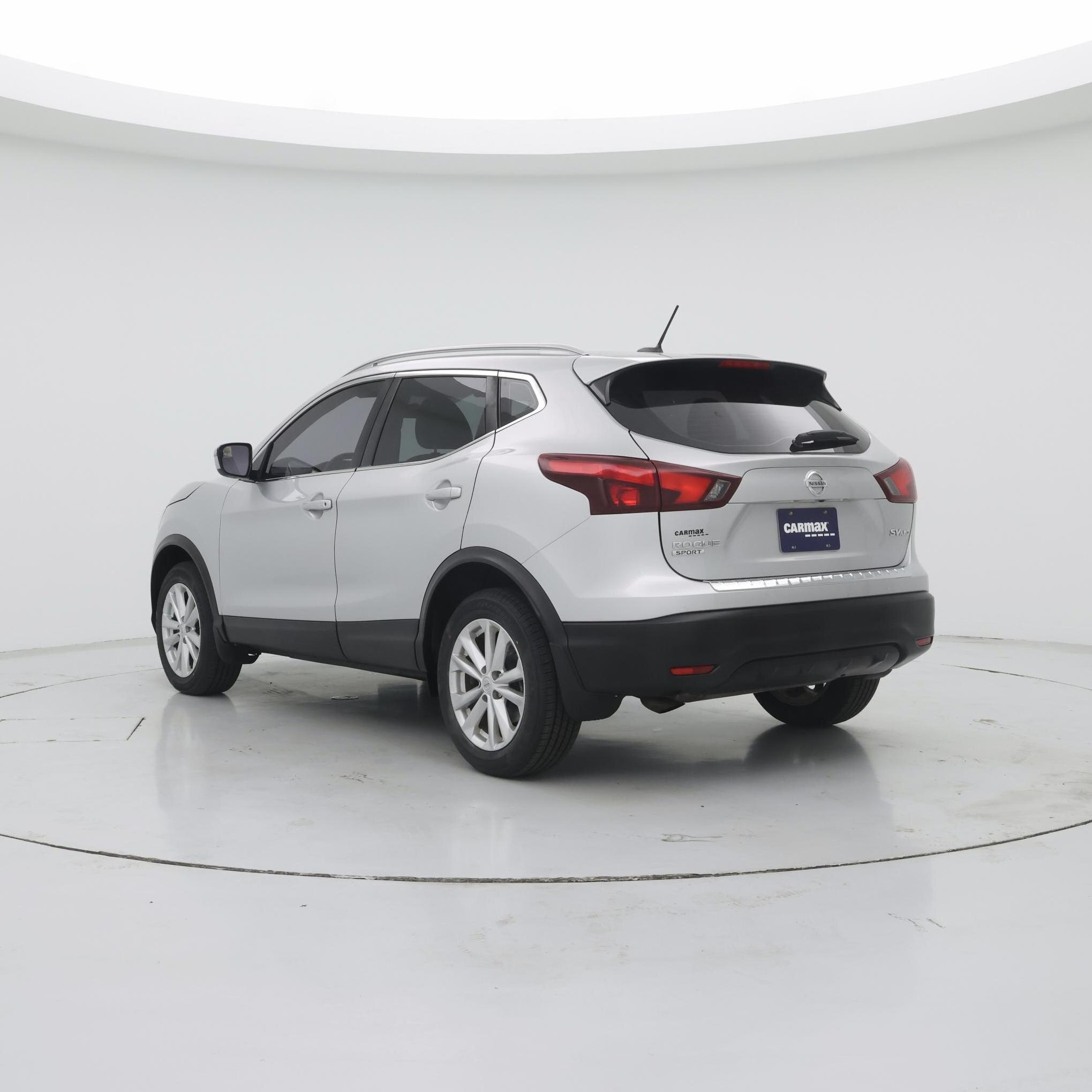 Thumbnail: 2017 Nissan Rogue Sport - 2