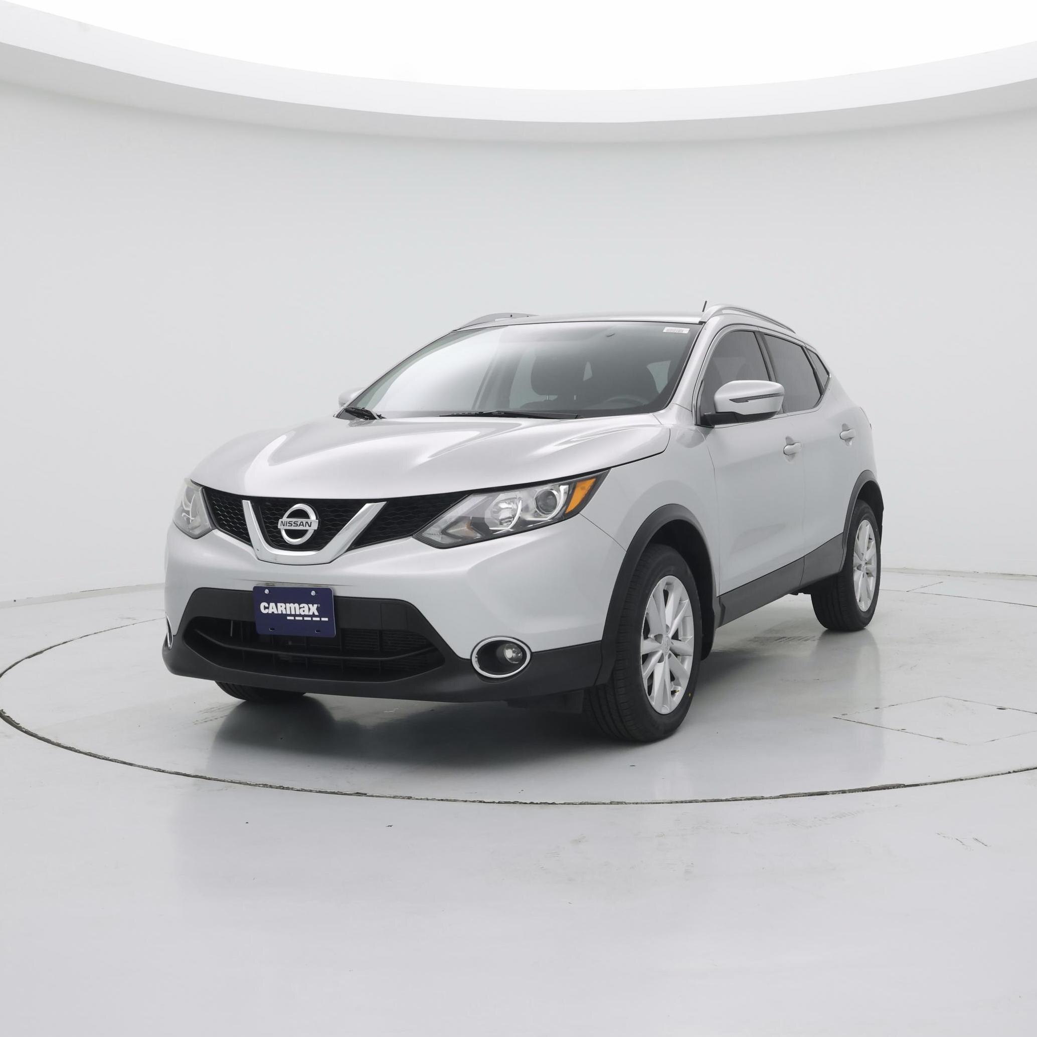 Thumbnail: 2017 Nissan Rogue Sport - 4