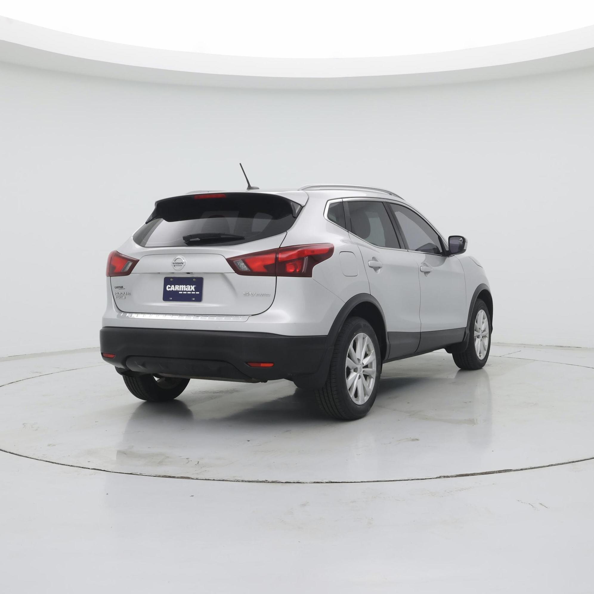 Thumbnail: 2017 Nissan Rogue Sport - 8