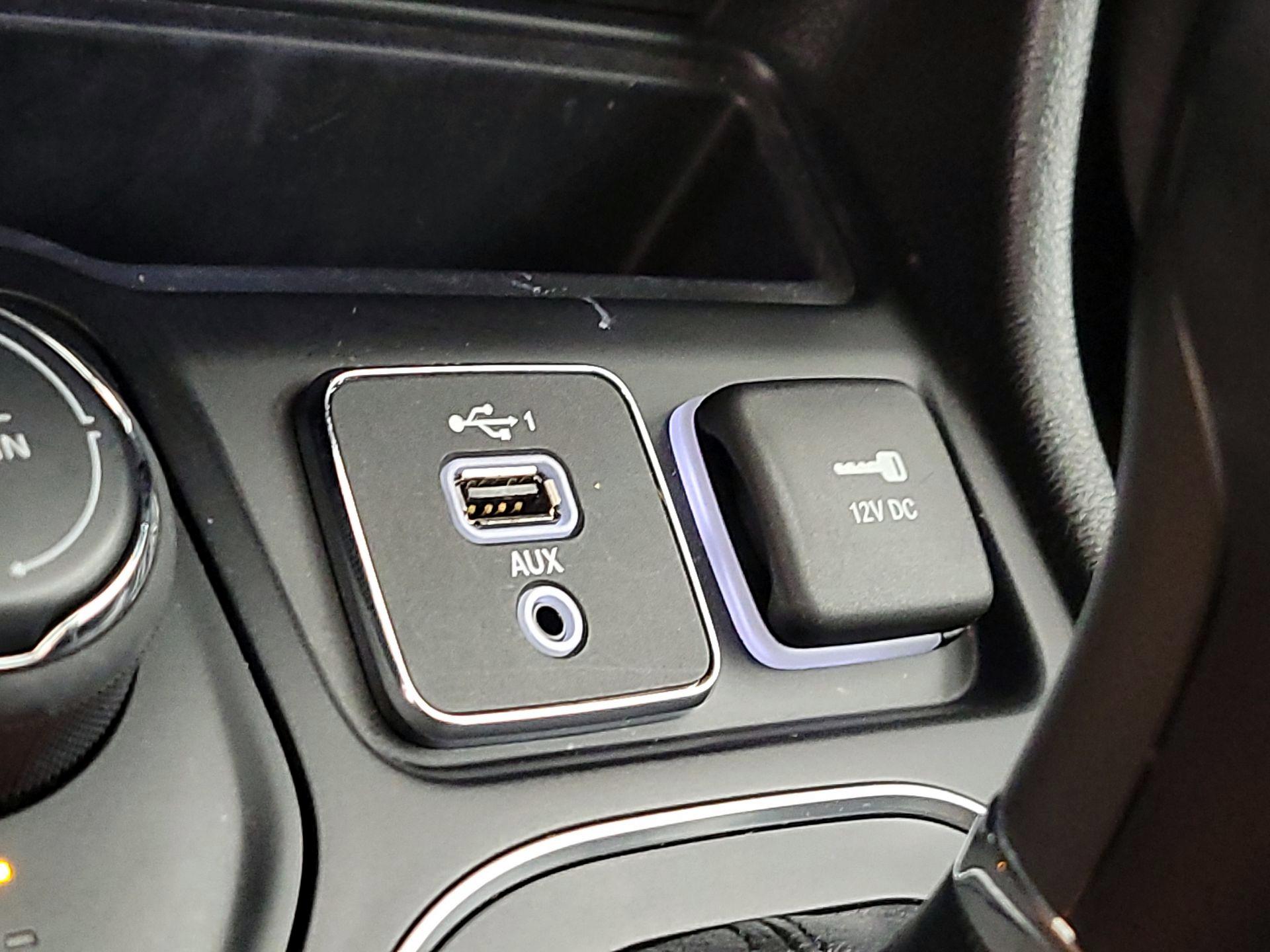 Thumbnail: 2020 Jeep Cherokee - 18