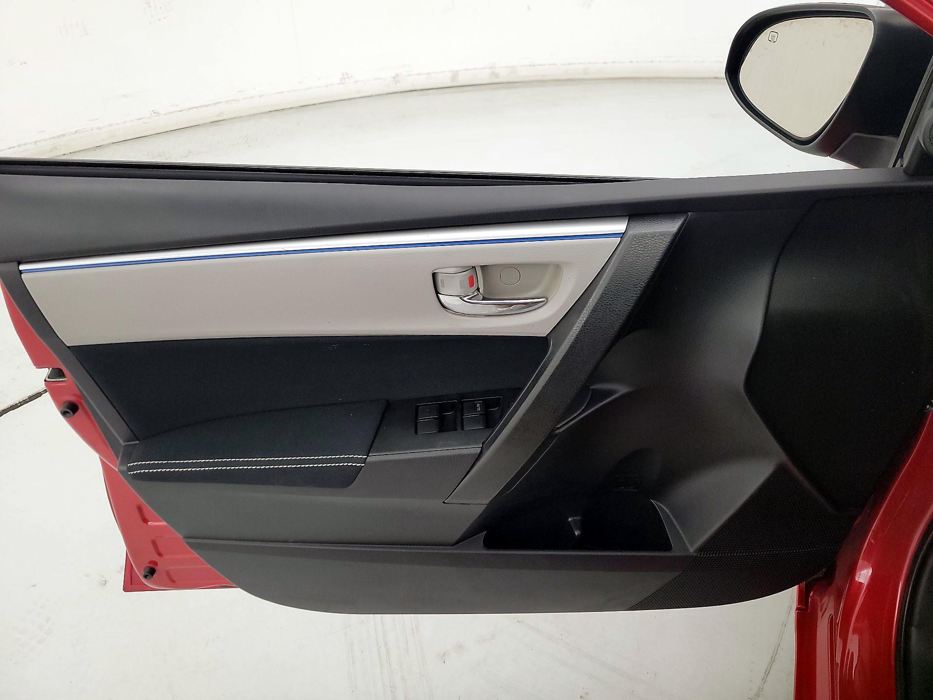 Thumbnail: 2016 Toyota Corolla - 12