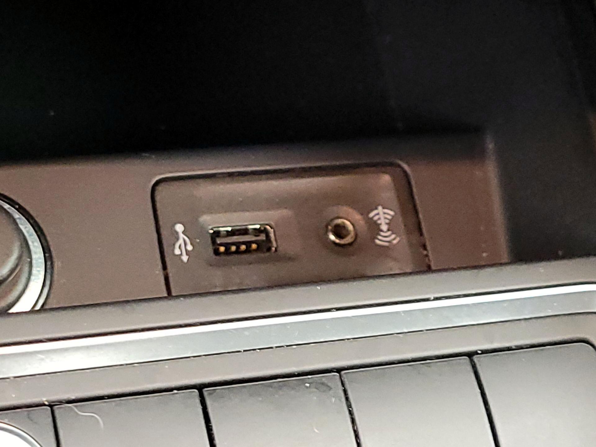 Thumbnail: 2017 Volkswagen Jetta - 18