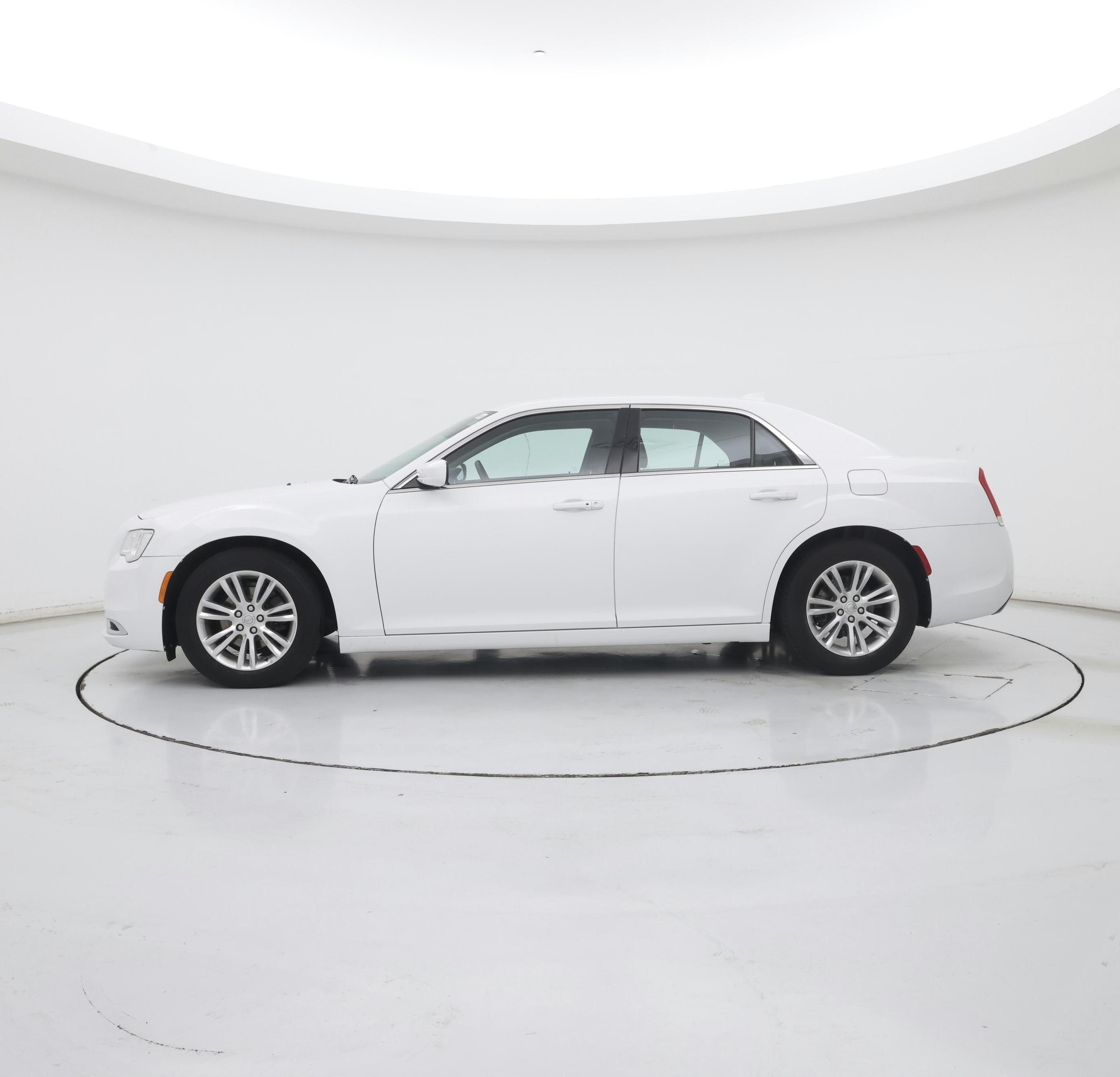 Thumbnail: 2016 Chrysler 300 - 3