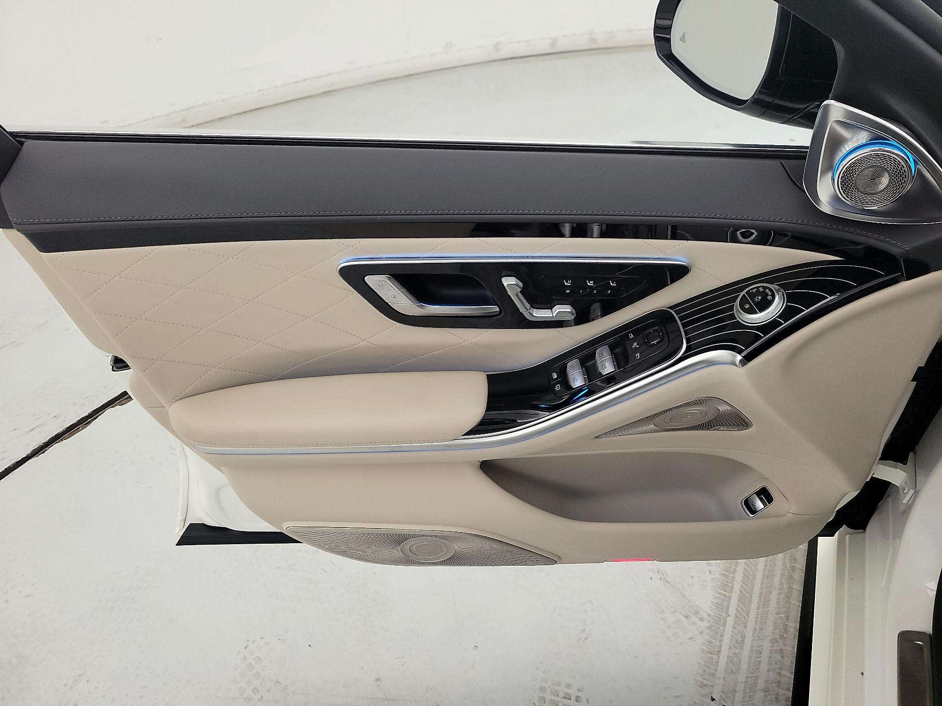 Thumbnail: 2022 Mercedes-Benz S-Class - 12