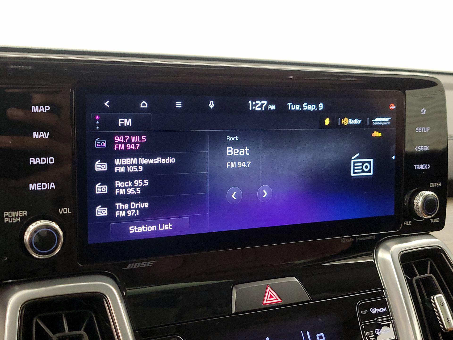 Thumbnail: 2023 Kia Sorento - 16