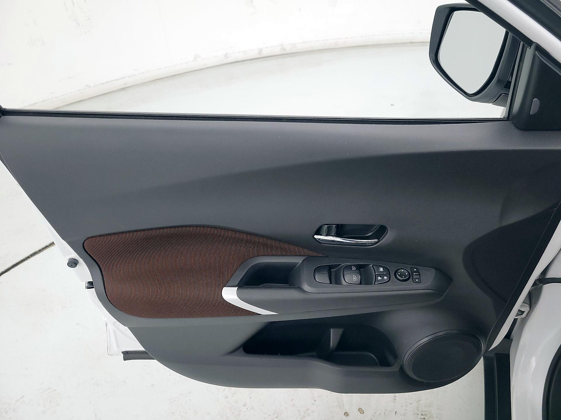 Thumbnail: 2021 Nissan Kicks - 12