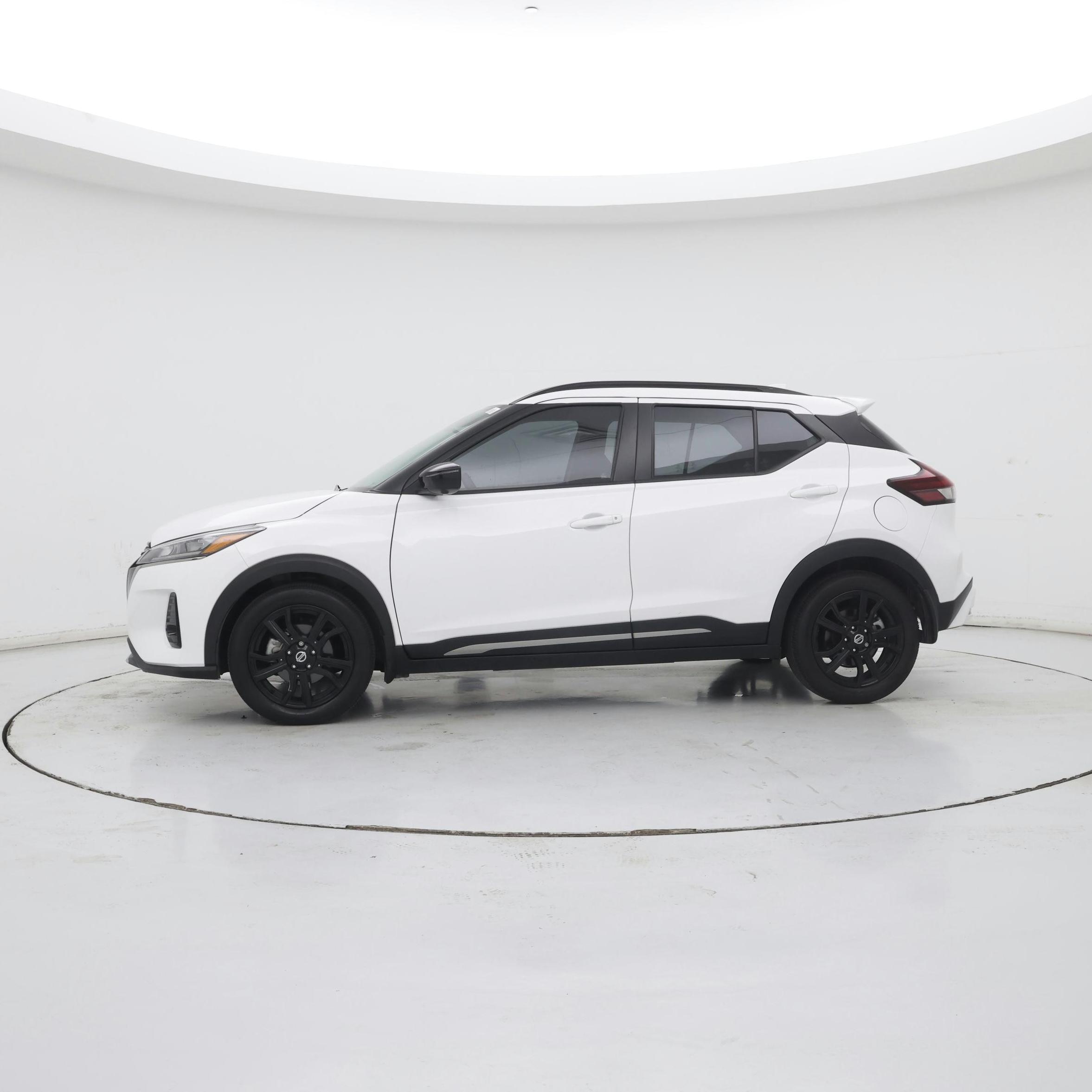 Thumbnail: 2021 Nissan Kicks - 3