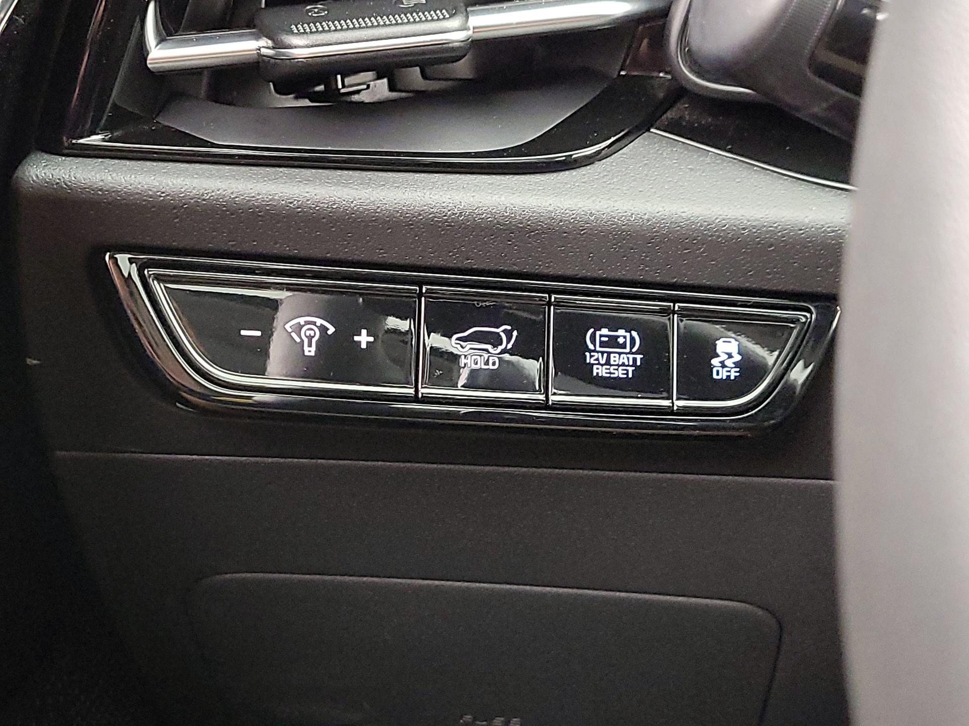 Thumbnail: 2023 Kia Niro - 13