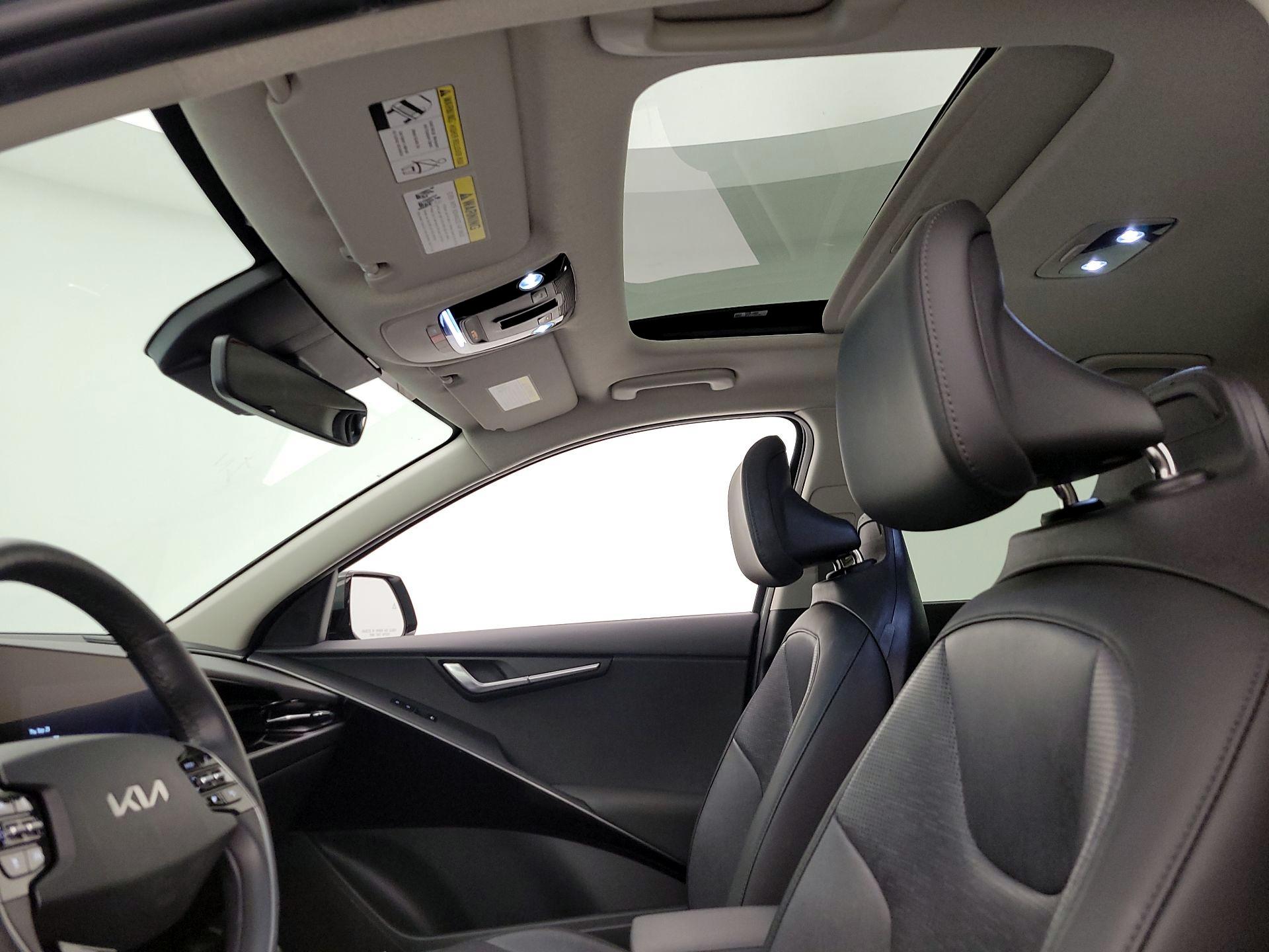Thumbnail: 2023 Kia Niro - 20