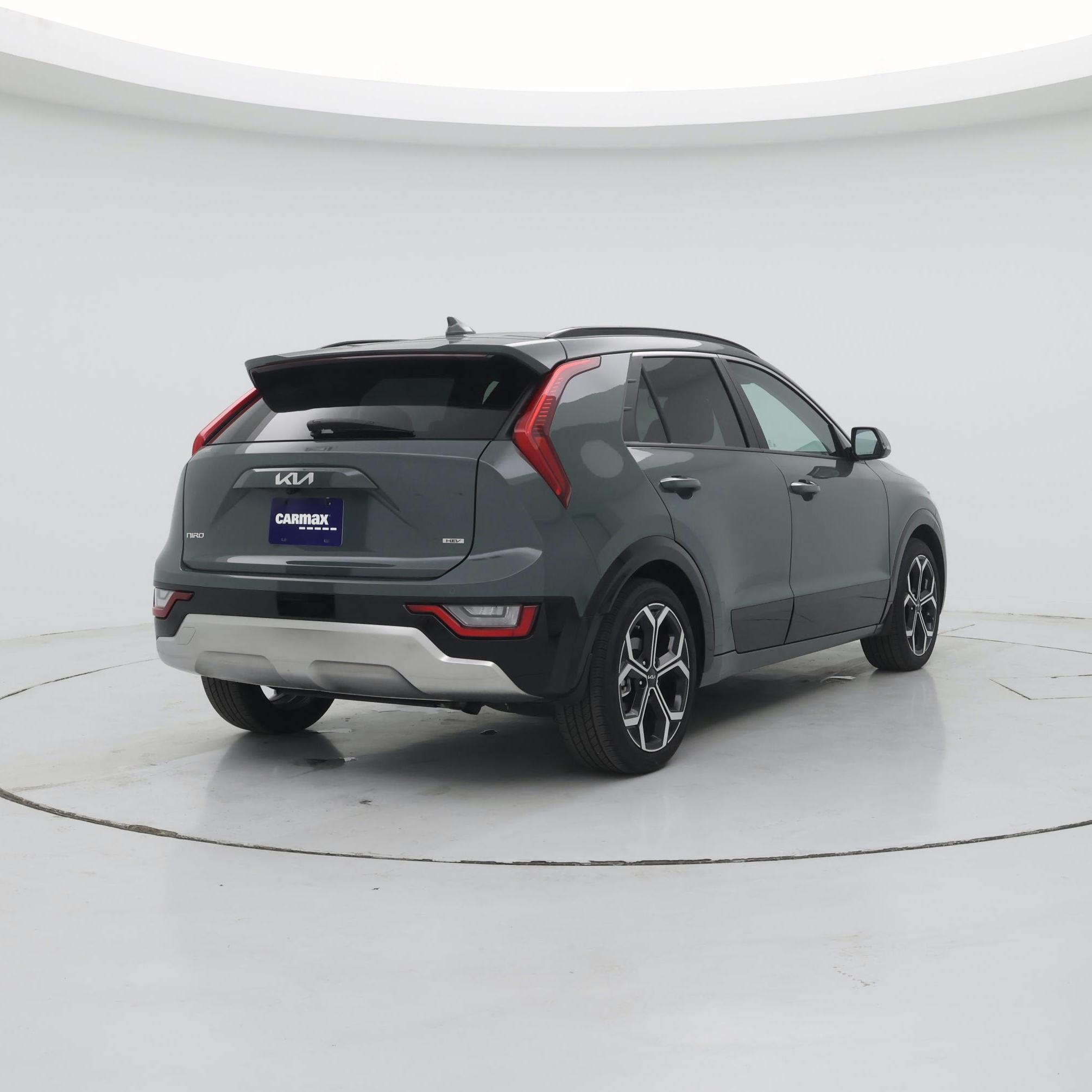 Thumbnail: 2023 Kia Niro - 8