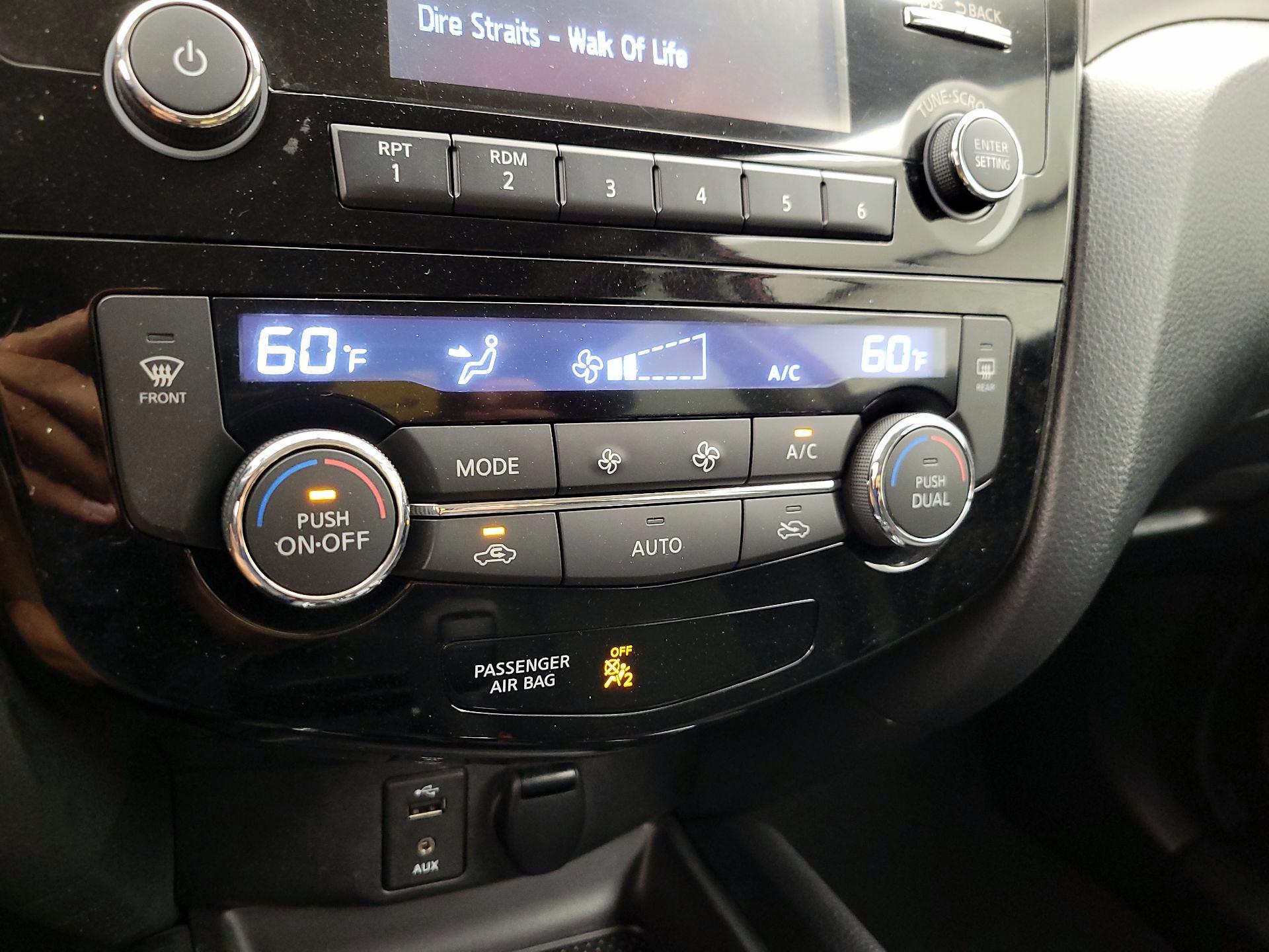 Thumbnail: 2016 Nissan Rogue - 16