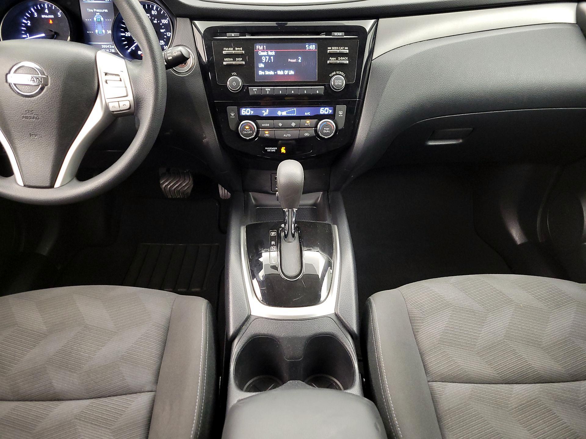 Thumbnail: 2016 Nissan Rogue - 17