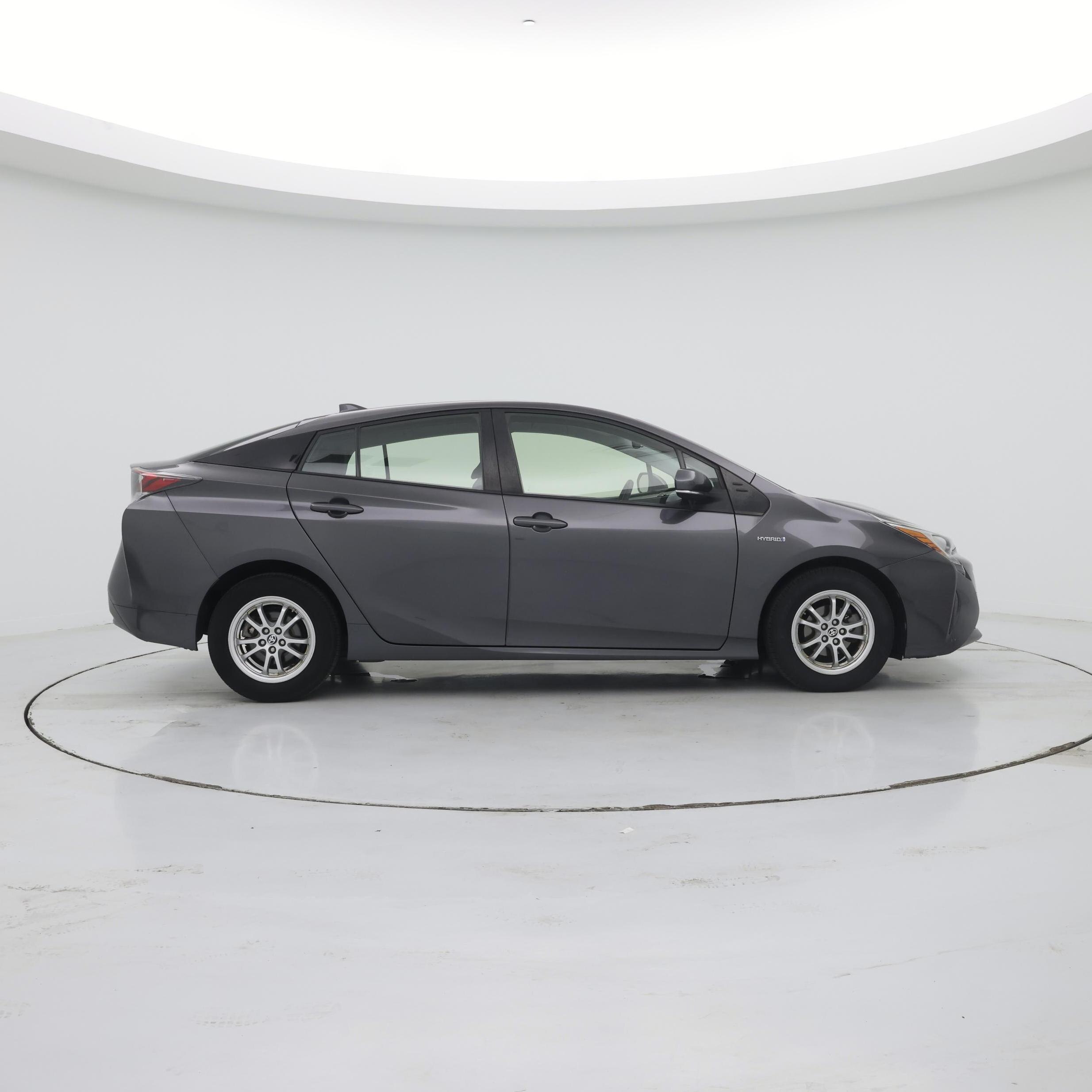 Thumbnail: 2017 Toyota Prius - 7