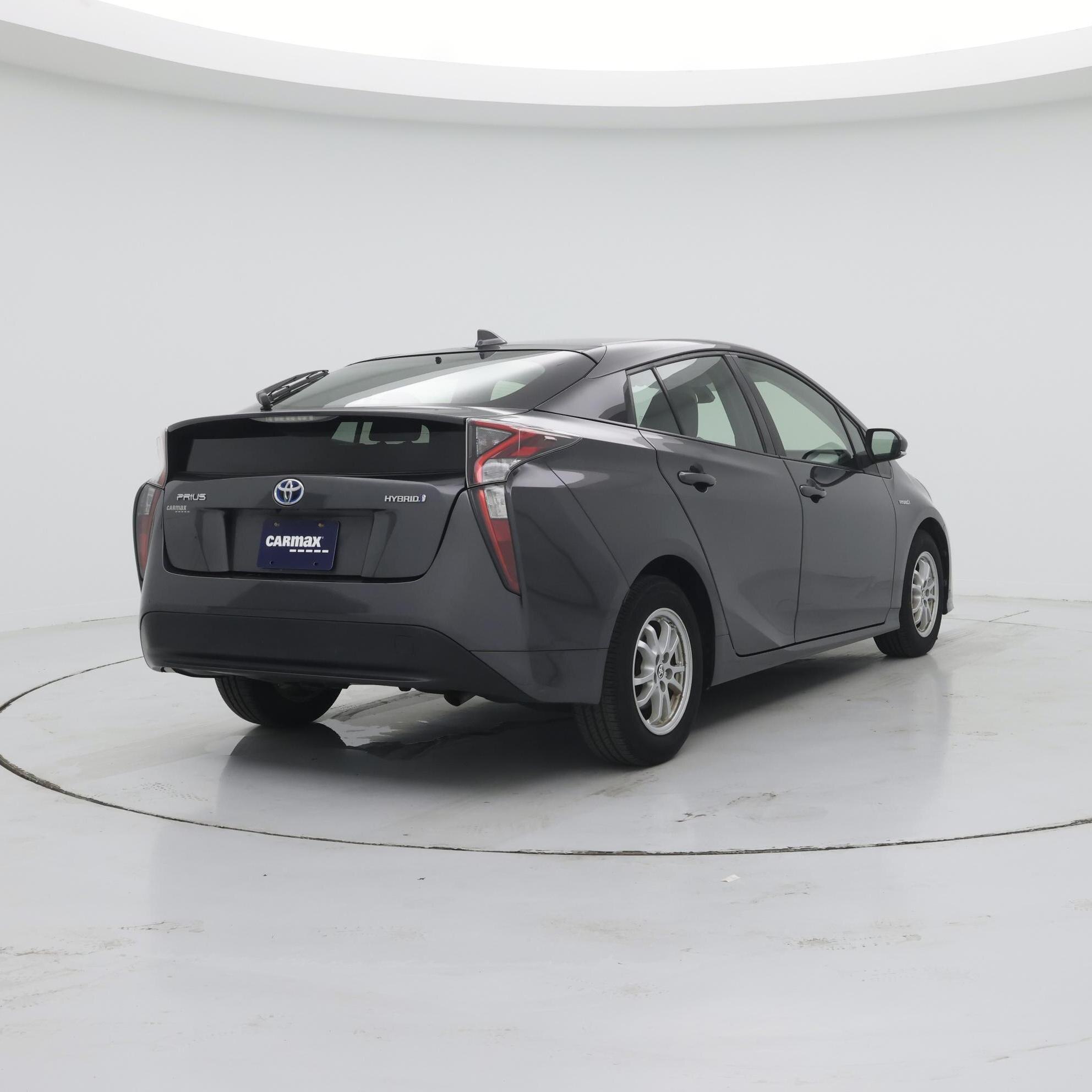Thumbnail: 2017 Toyota Prius - 8