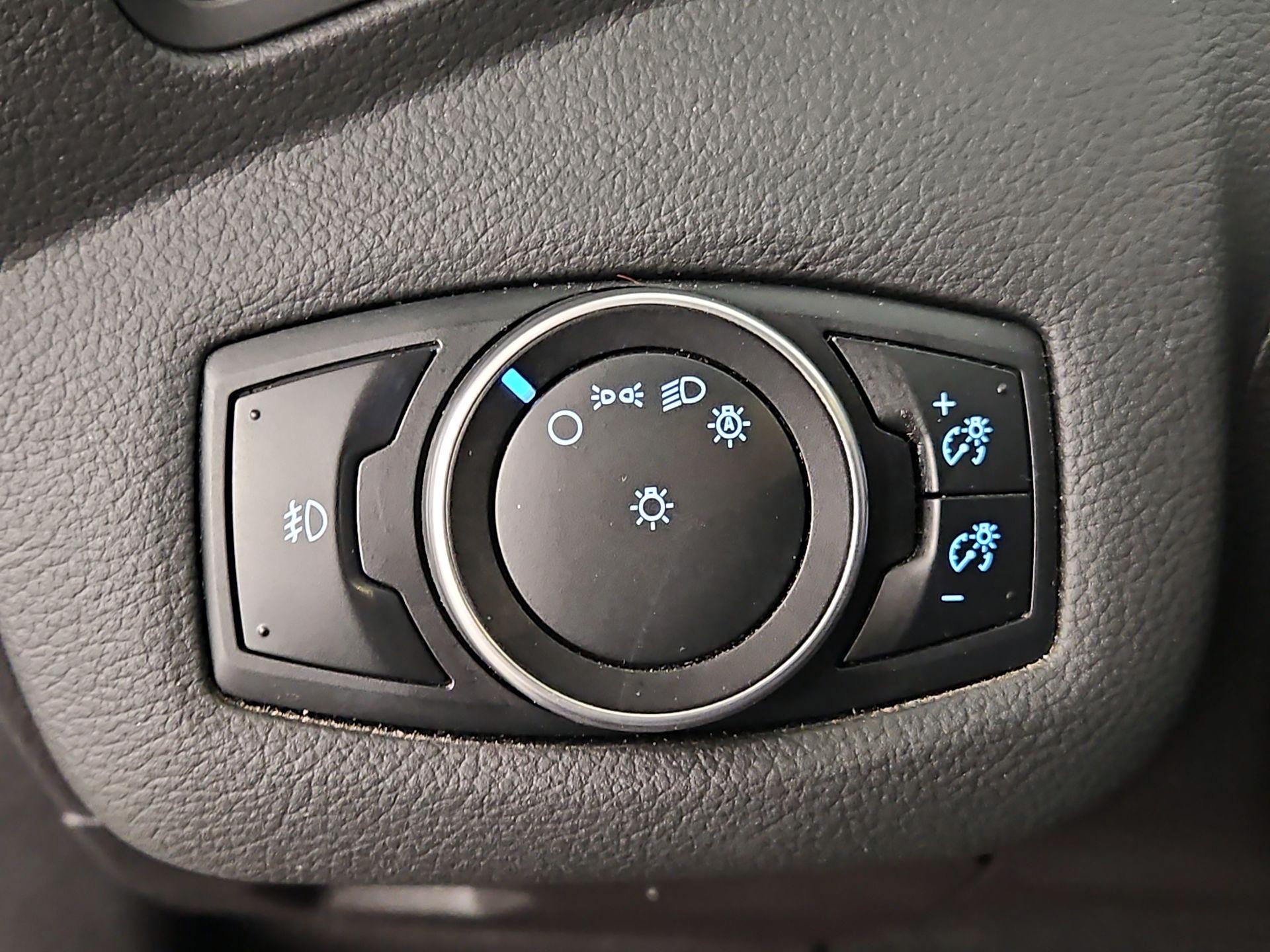 Thumbnail: 2016 Ford Escape - 13