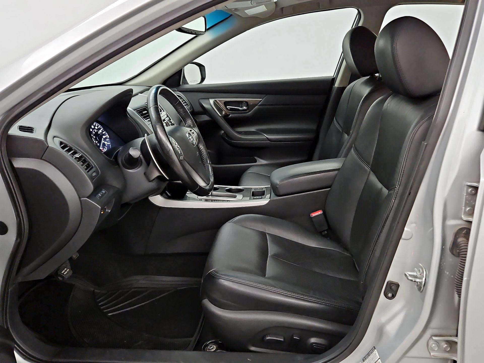 Thumbnail: 2015 Nissan Altima - 11