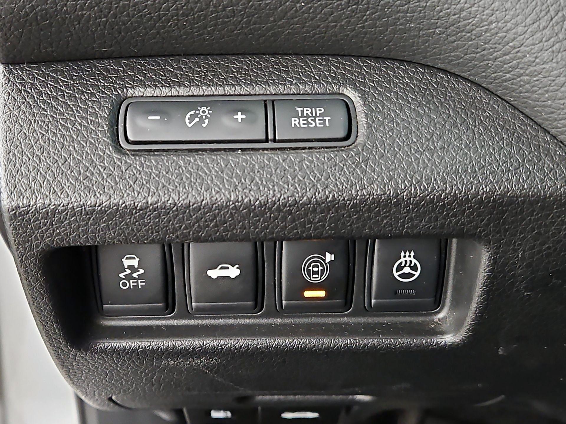 Thumbnail: 2015 Nissan Altima - 13