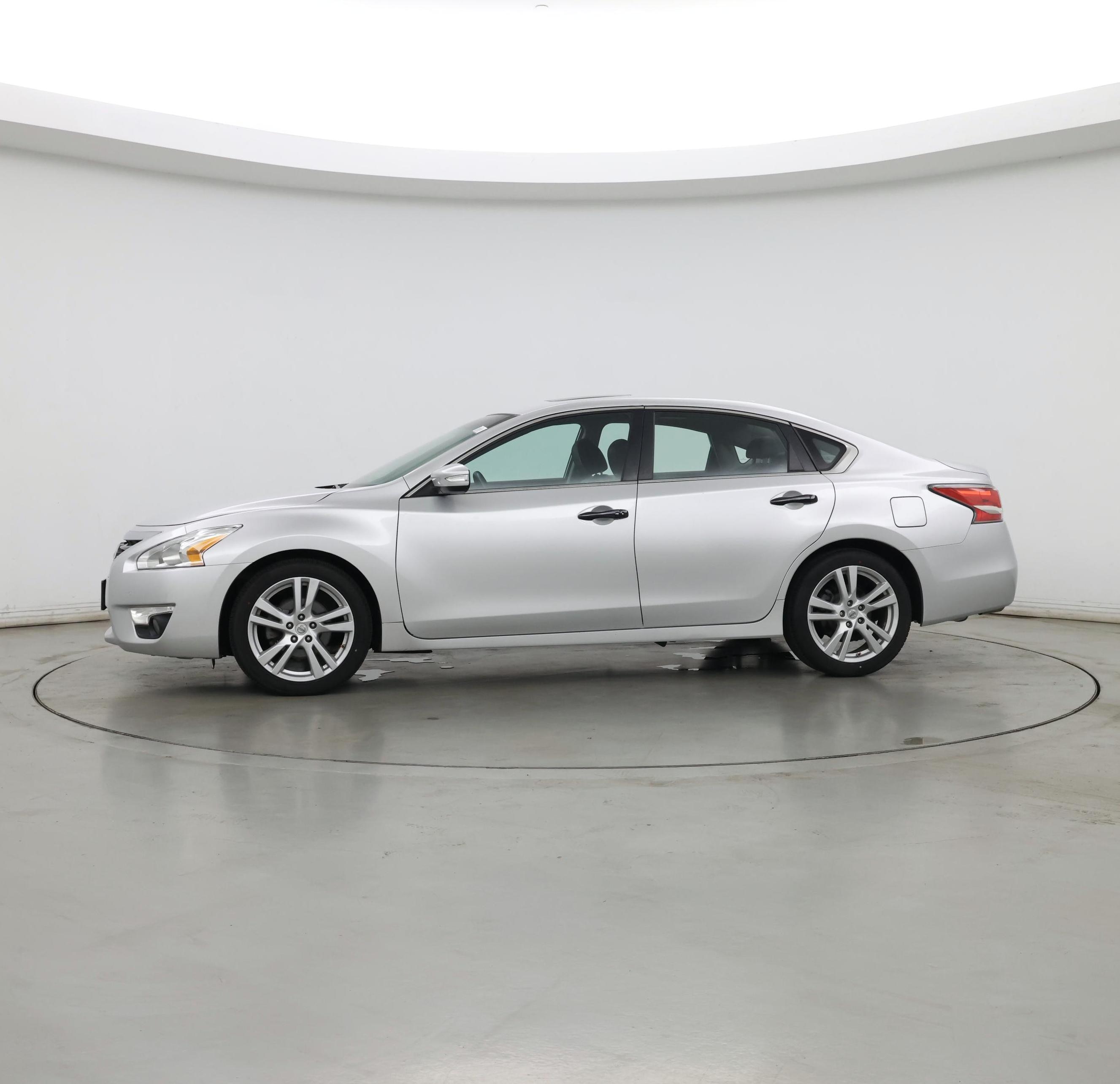 Thumbnail: 2015 Nissan Altima - 3