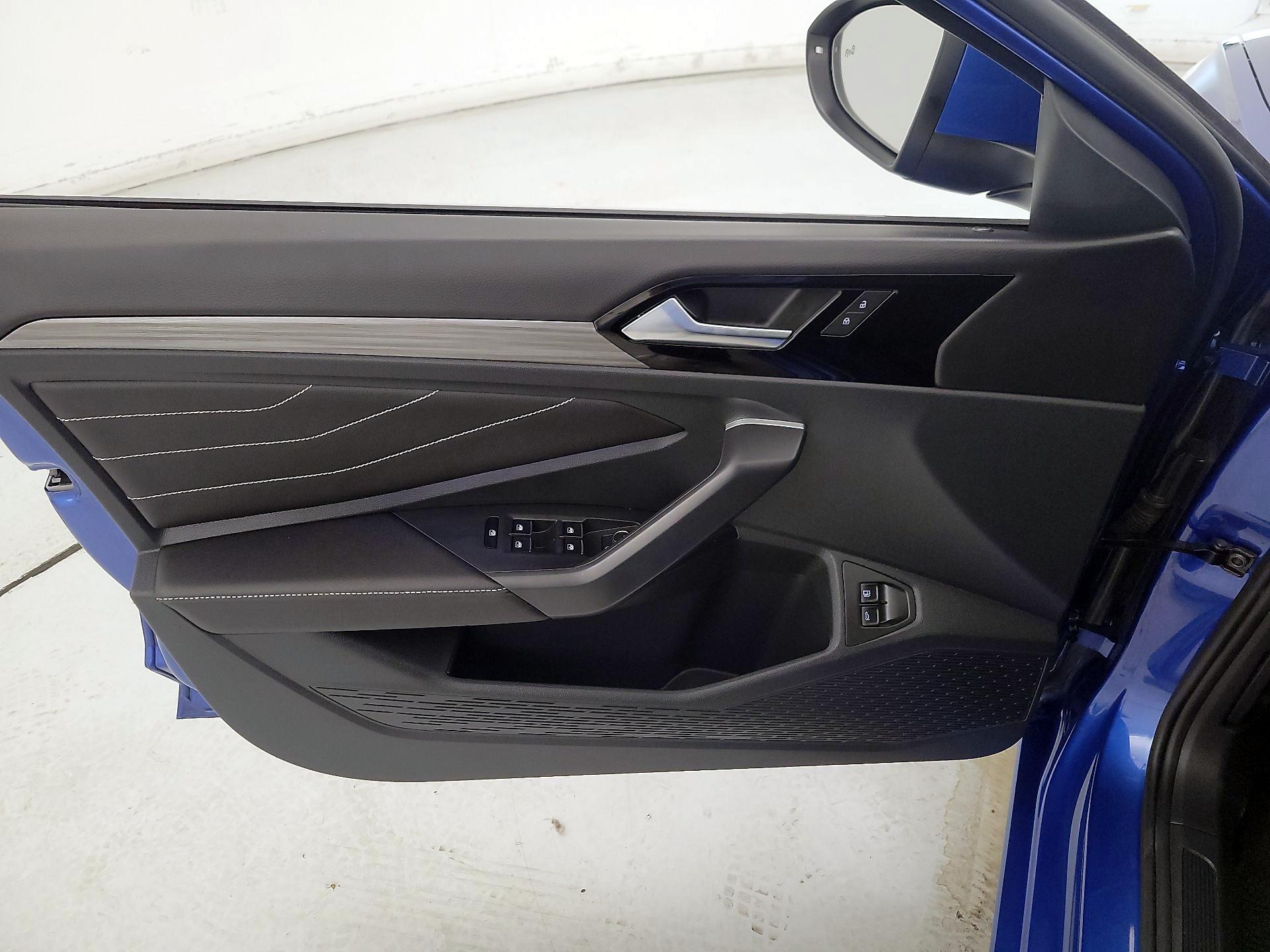 Thumbnail: 2024 Volkswagen Jetta - 12