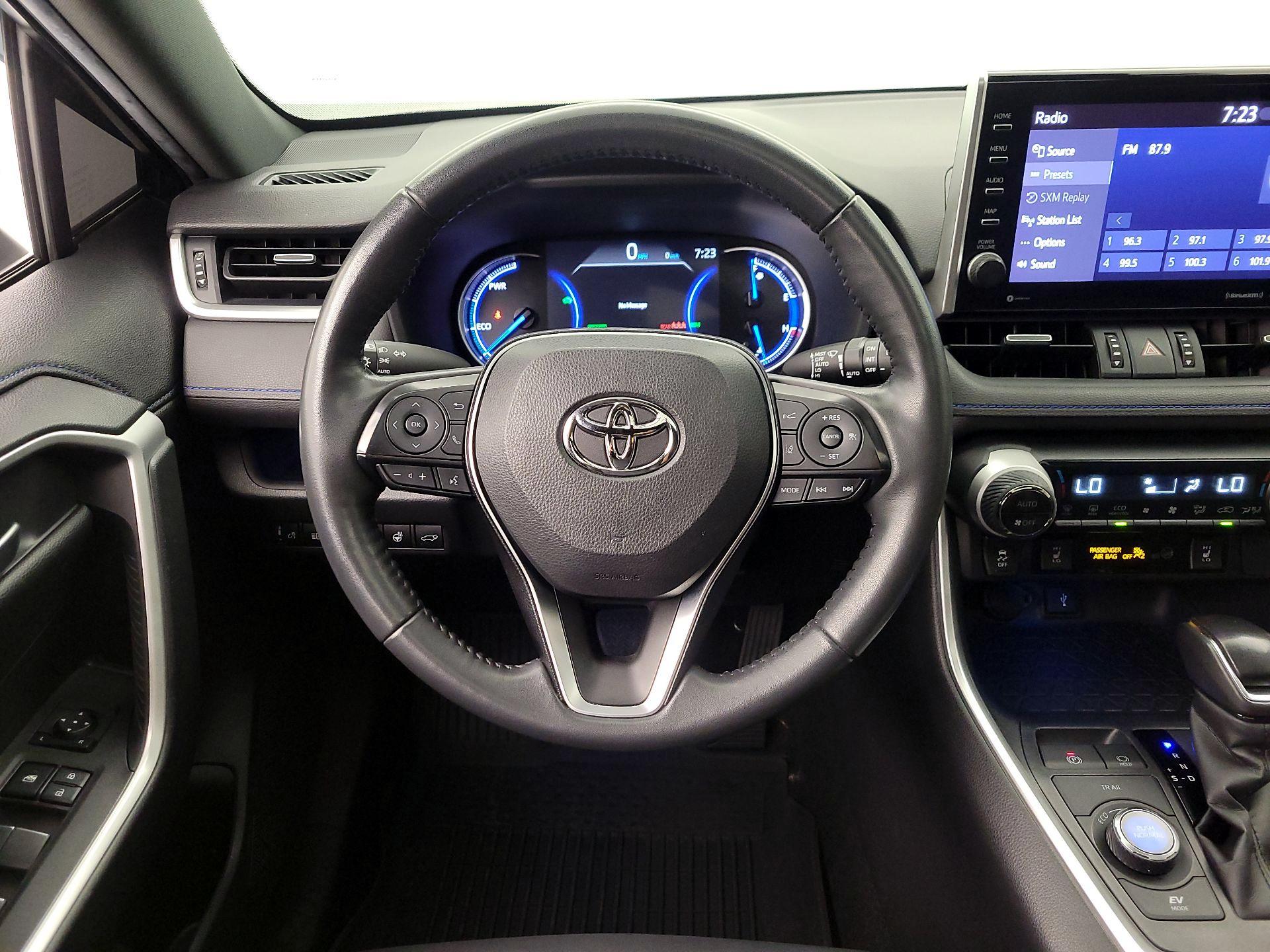 Thumbnail: 2022 Toyota RAV4 - 10