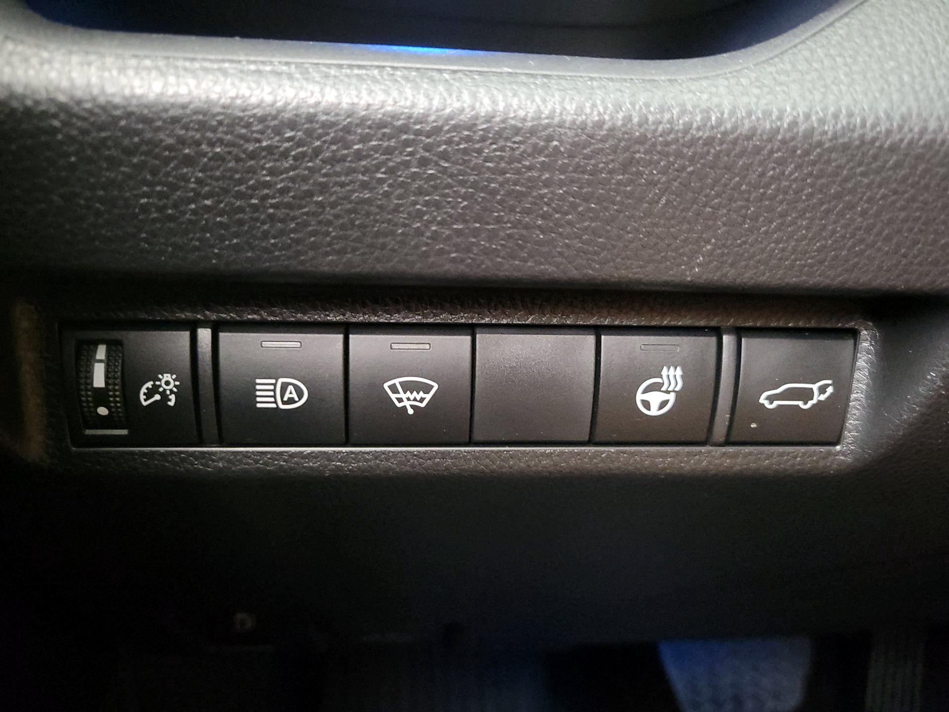 Thumbnail: 2022 Toyota RAV4 - 13