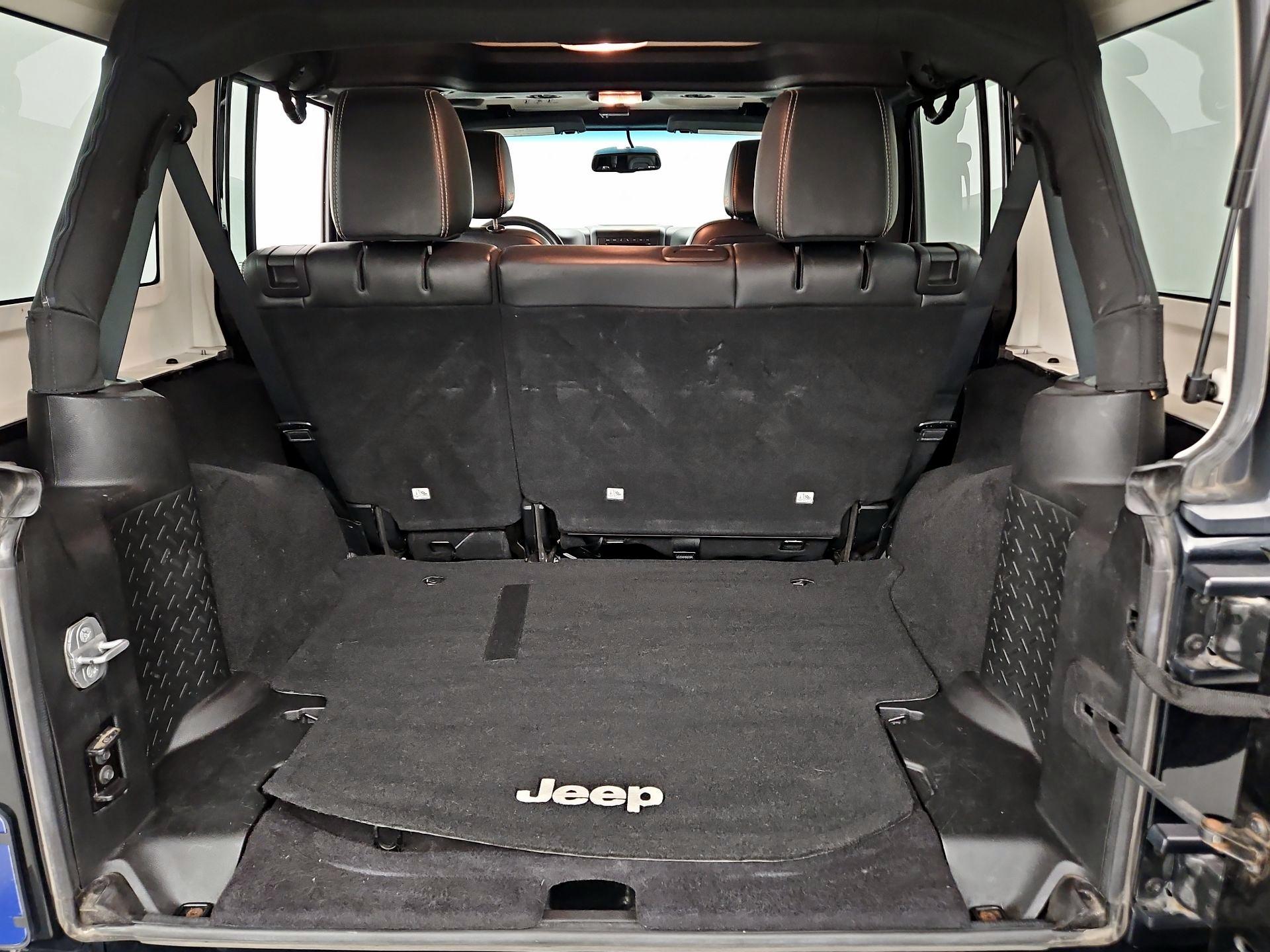 Thumbnail: 2014 Jeep Wrangler - 18