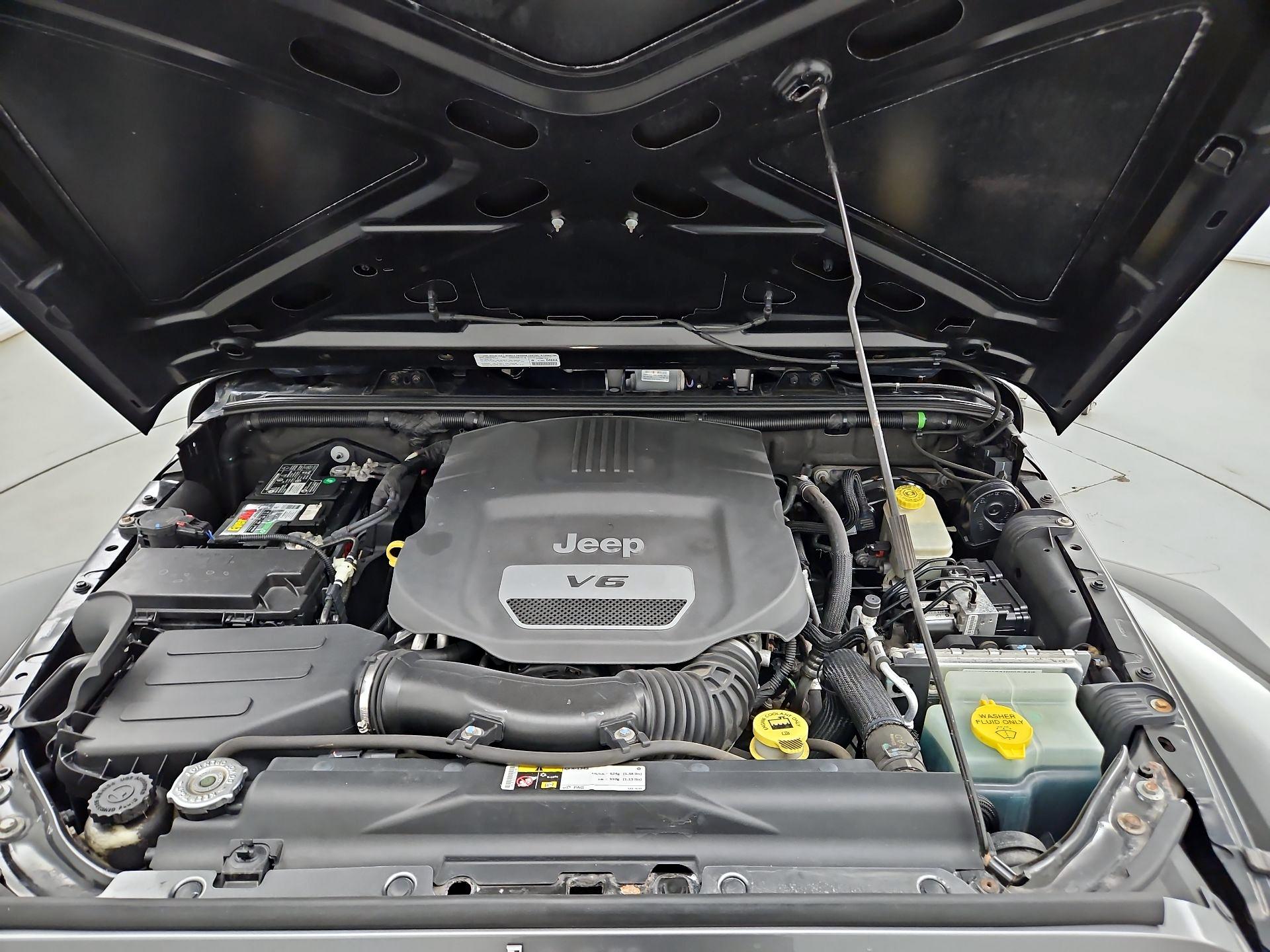 Thumbnail: 2014 Jeep Wrangler - 19