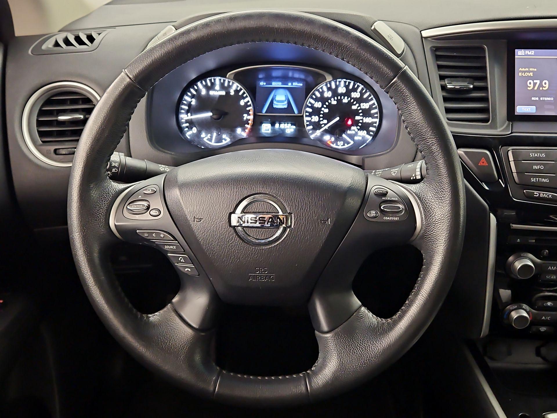 Thumbnail: 2015 Nissan Pathfinder - 10