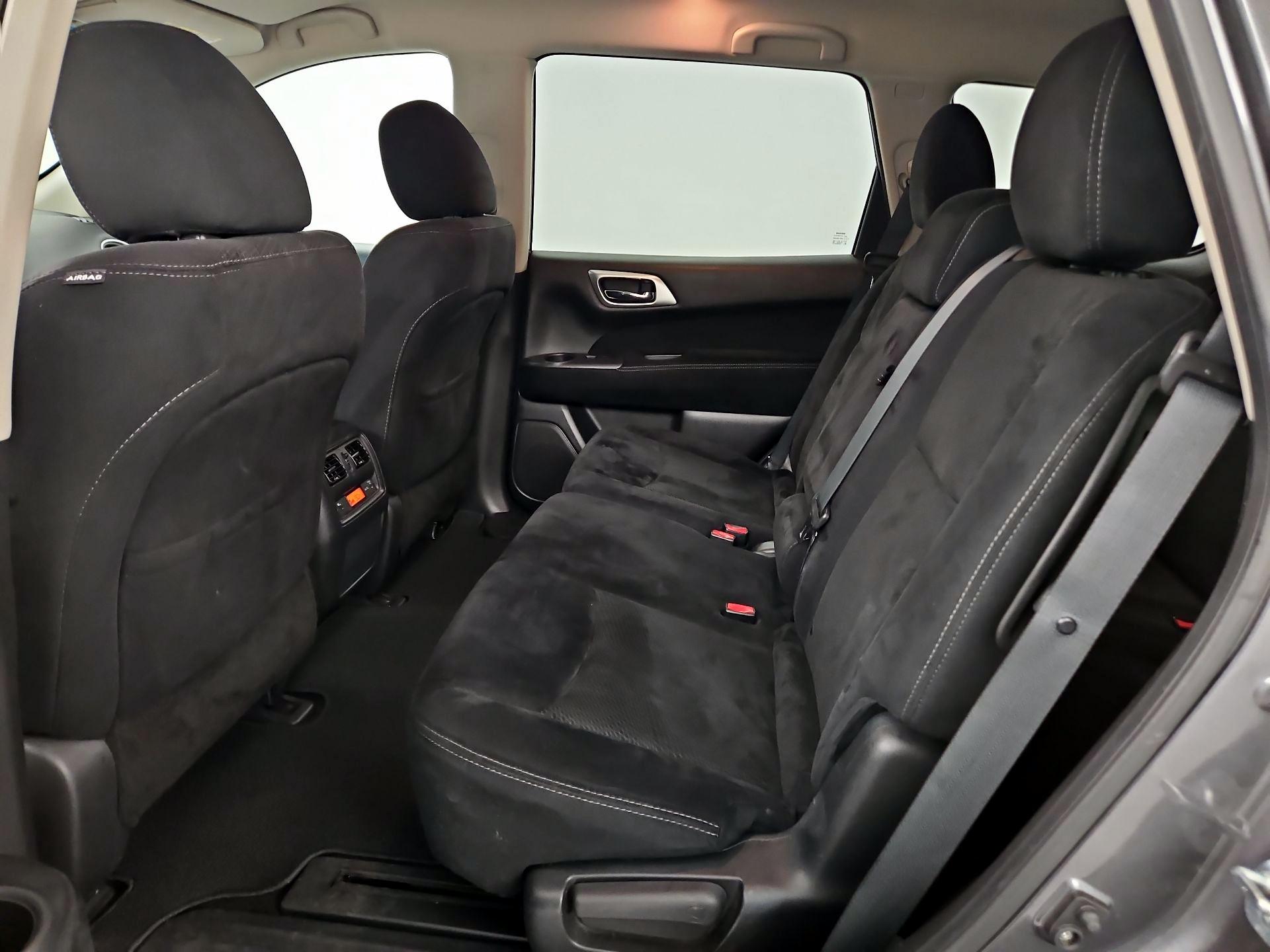 Thumbnail: 2015 Nissan Pathfinder - 19