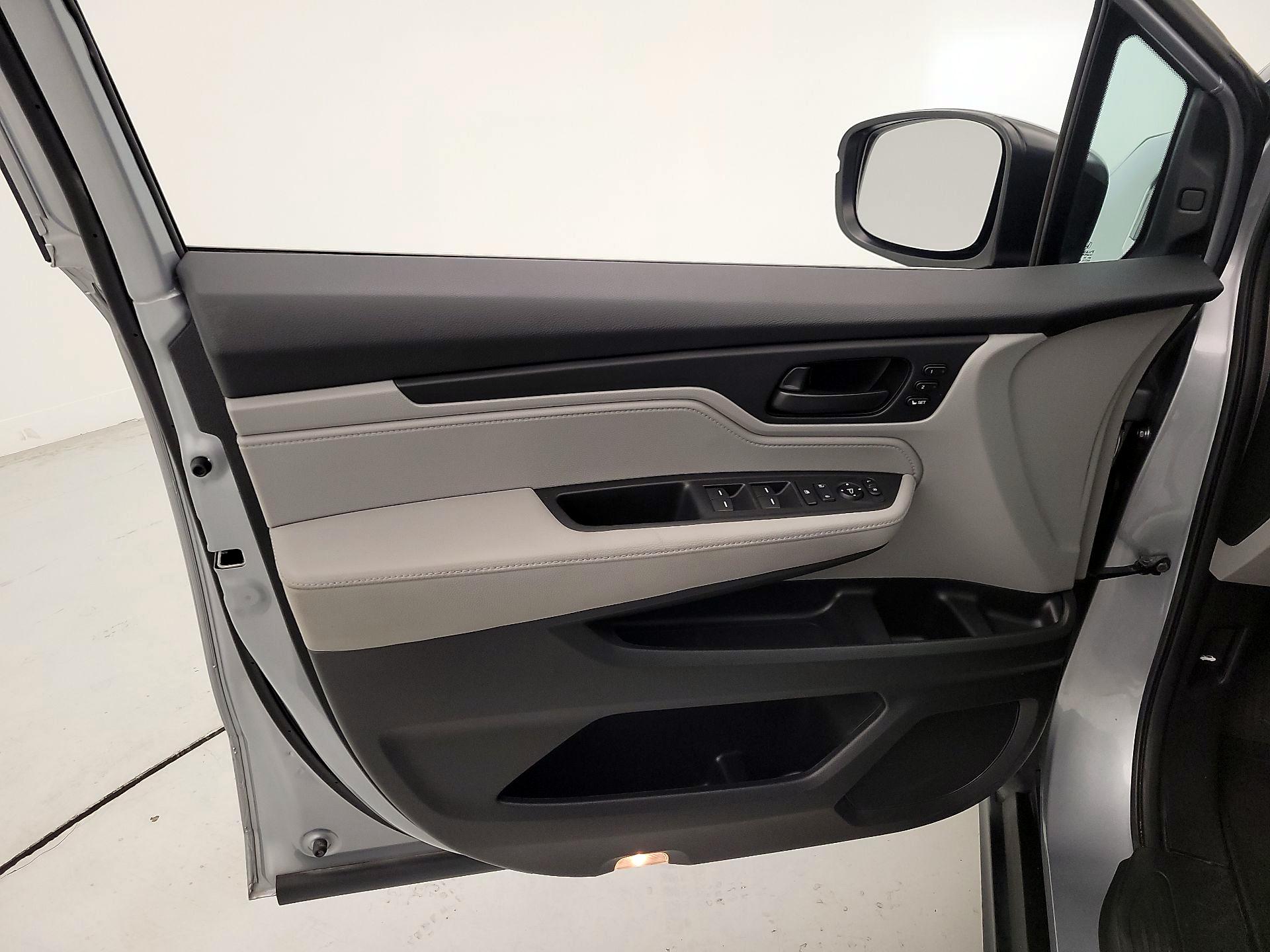 Thumbnail: 2020 Honda Odyssey - 12