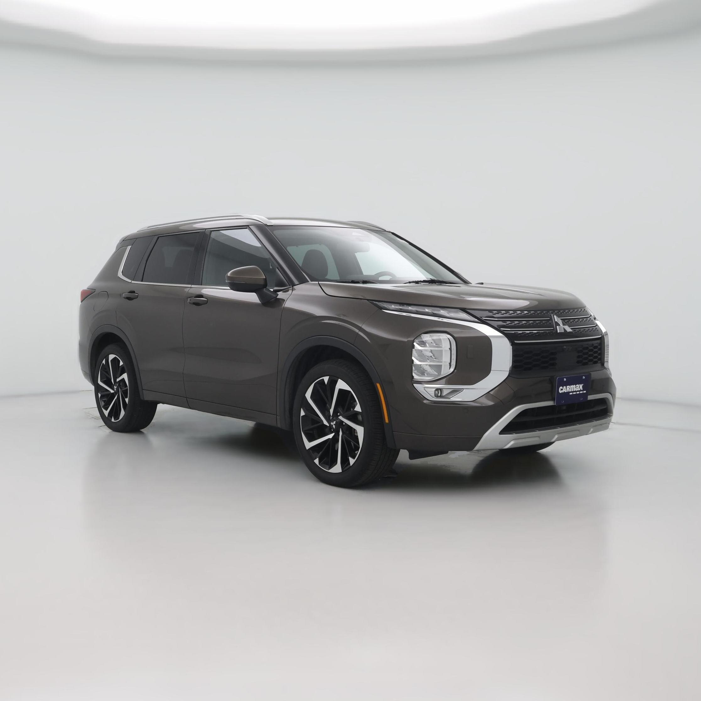 Thumbnail: 2023 Mitsubishi Outlander - 1