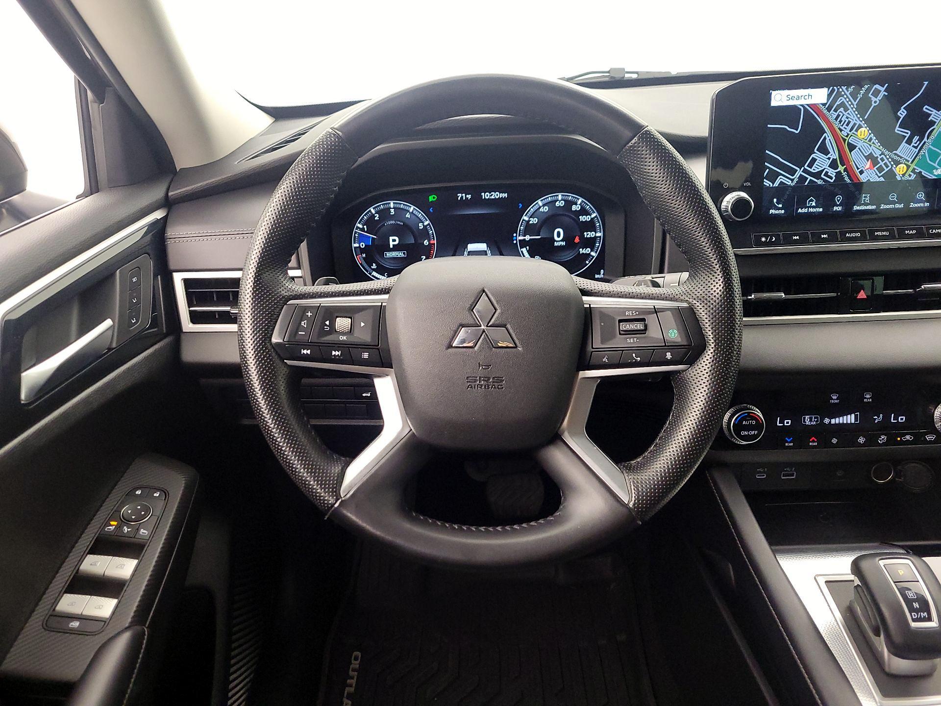 Thumbnail: 2023 Mitsubishi Outlander - 10