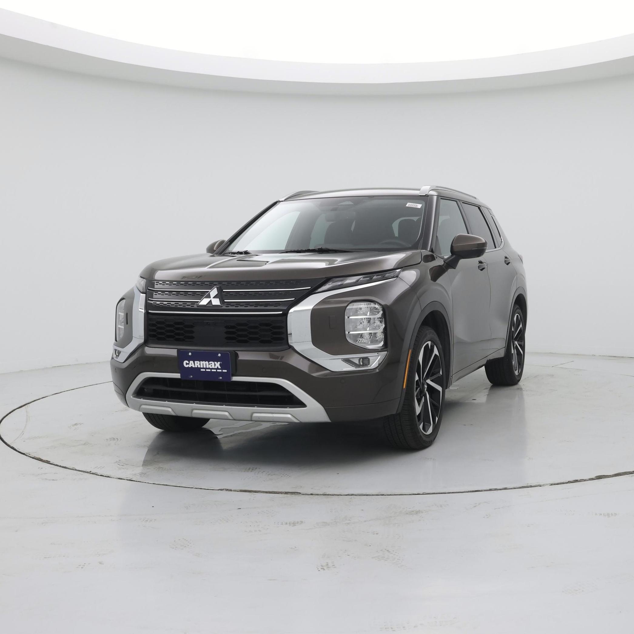 Thumbnail: 2023 Mitsubishi Outlander - 4