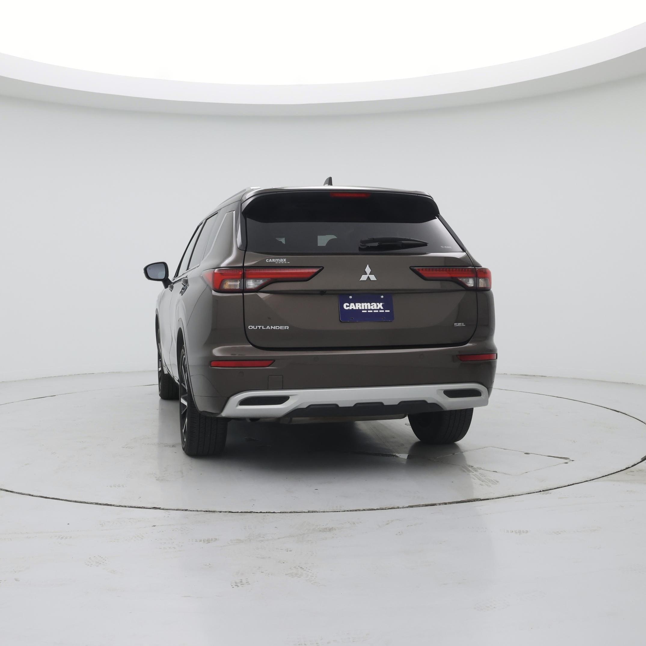 Thumbnail: 2023 Mitsubishi Outlander - 6