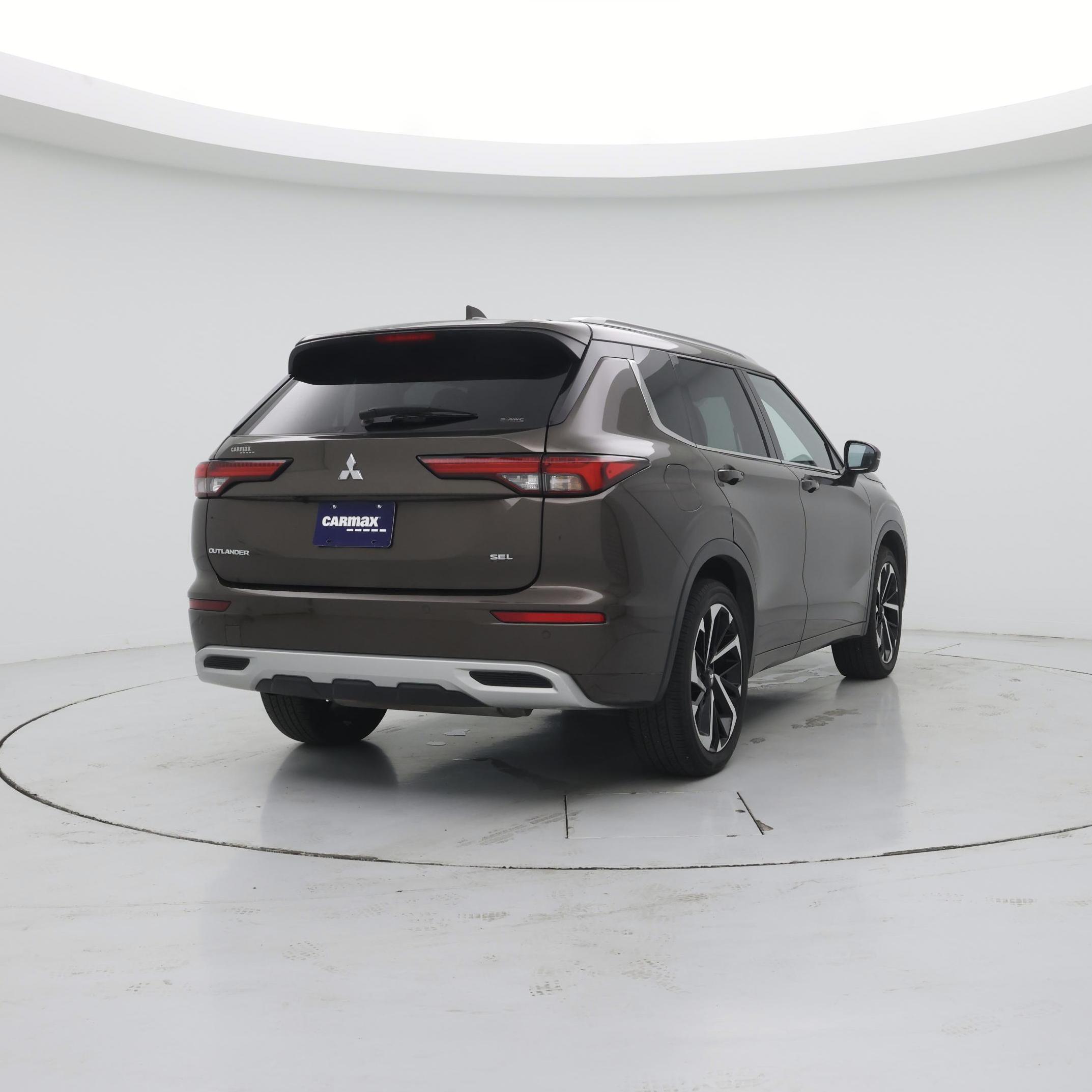Thumbnail: 2023 Mitsubishi Outlander - 8