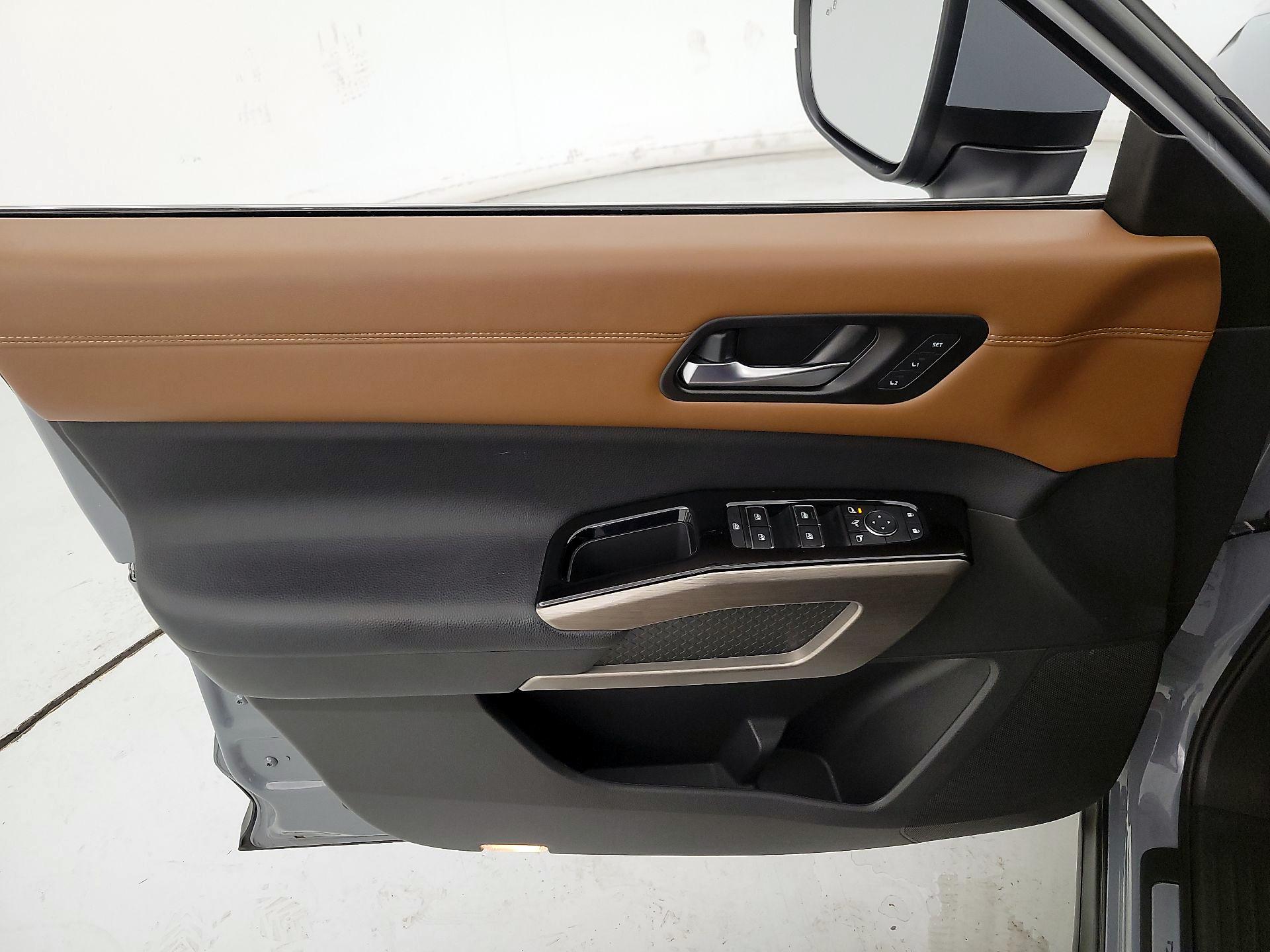 Thumbnail: 2022 Nissan Pathfinder - 12