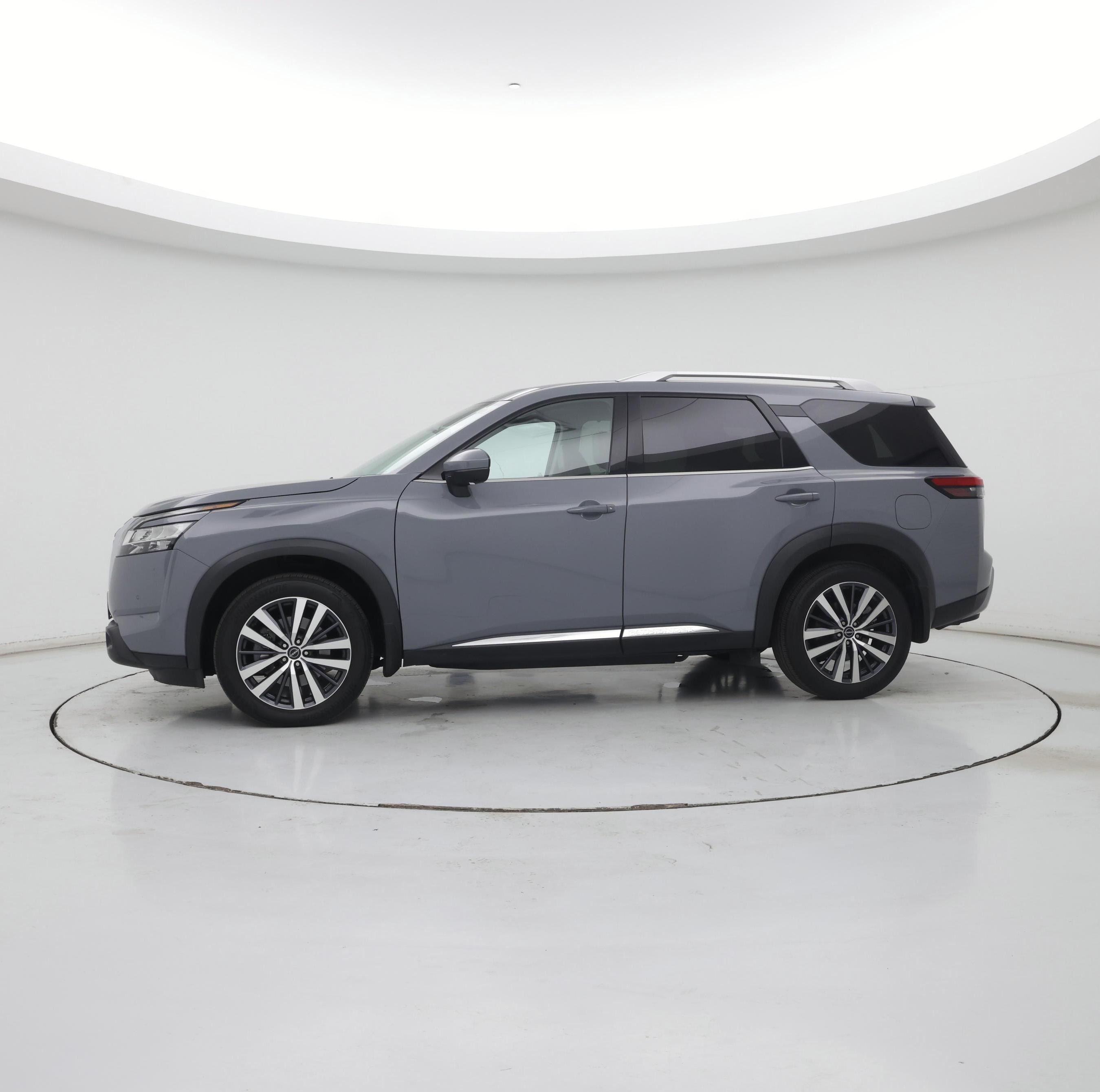 Thumbnail: 2022 Nissan Pathfinder - 3