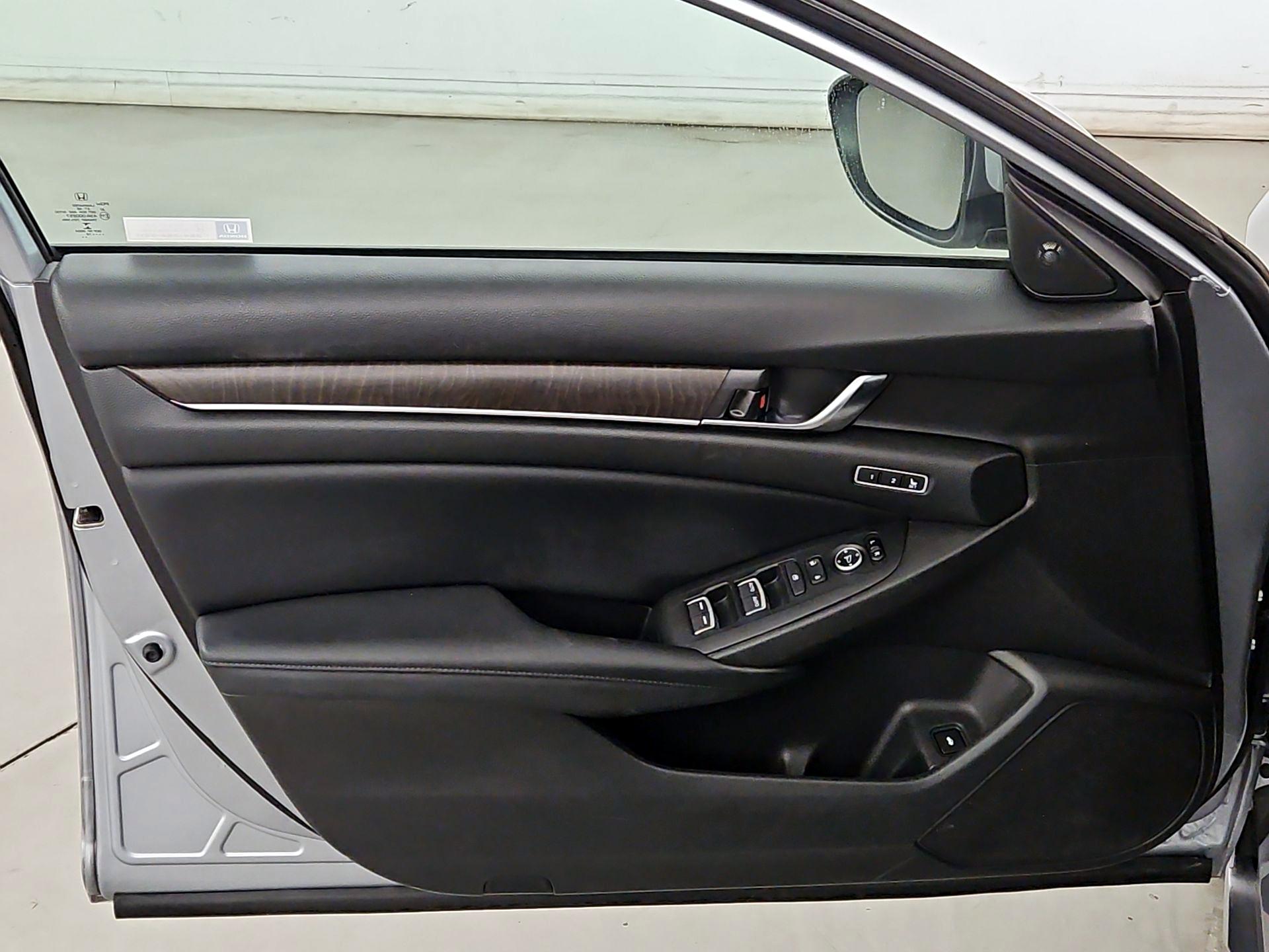 Thumbnail: 2018 Honda Accord - 12